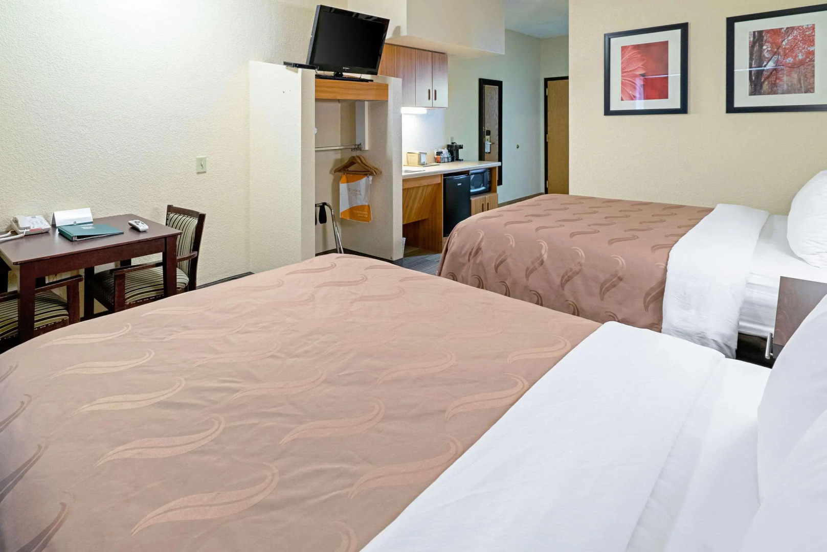 Quality Inn & Suites Robbinsville