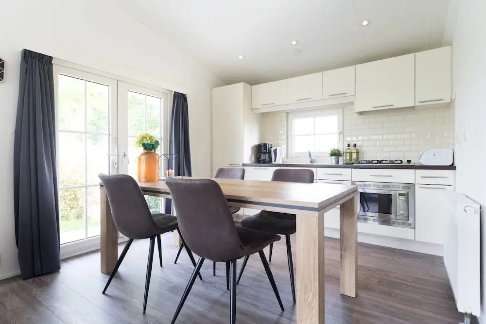 Detached Light Chalet With Dishwasher not far From Hoorn