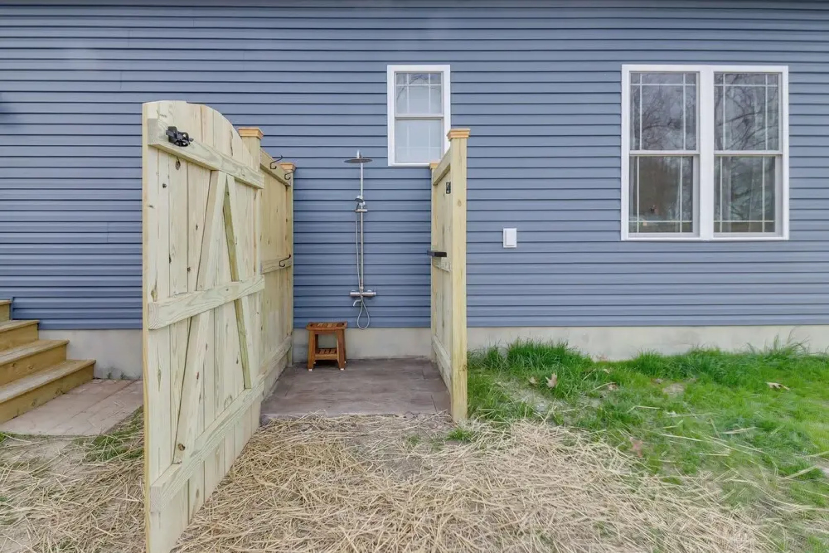 Walk to Bay: Home w/ Fenced Yard in Colonial Beach