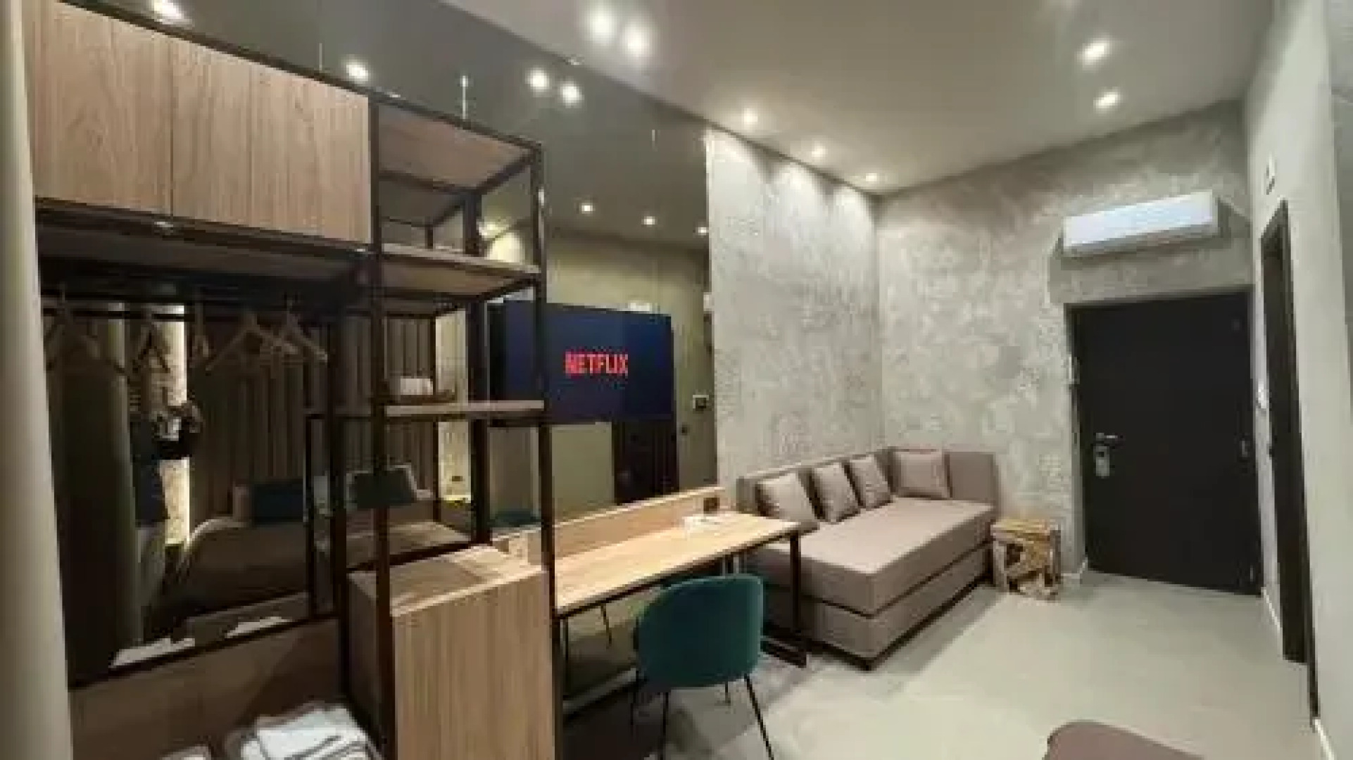 Tropicana Room Bed  Breakfast