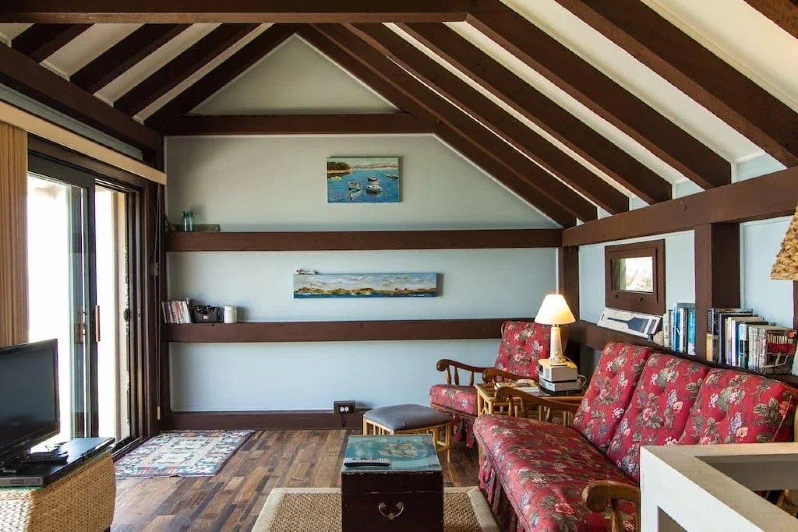 Spectacular Waterfront Cottage