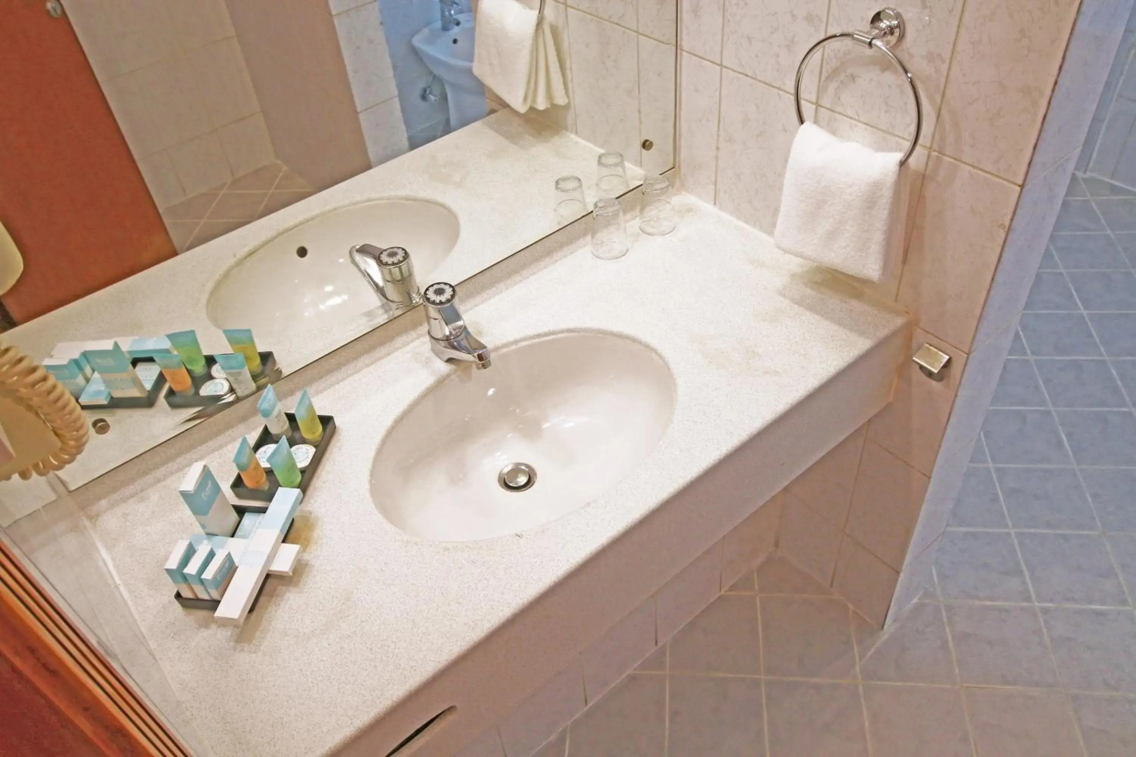 Отель The George Hotel