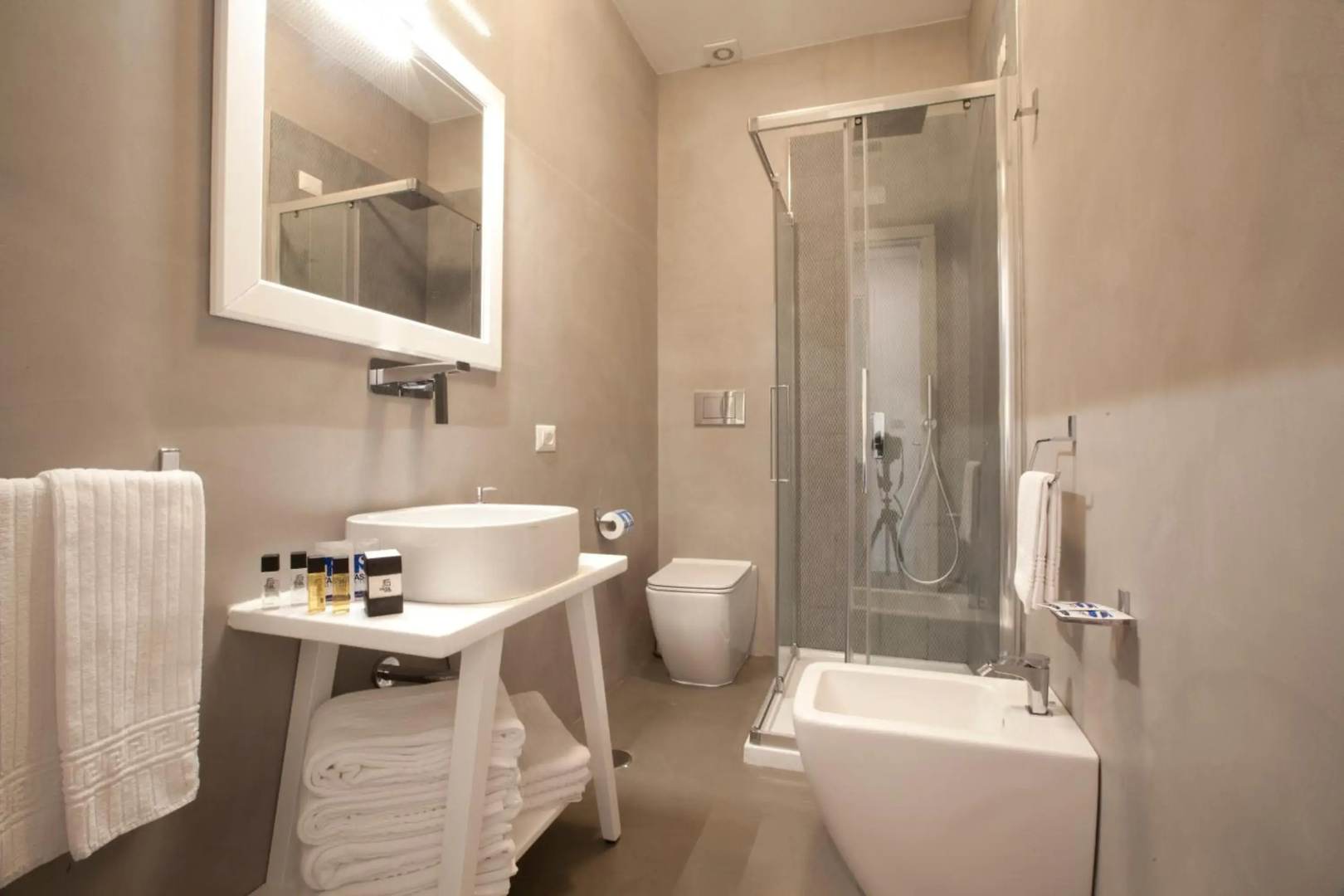 Tasso Suites & Spa