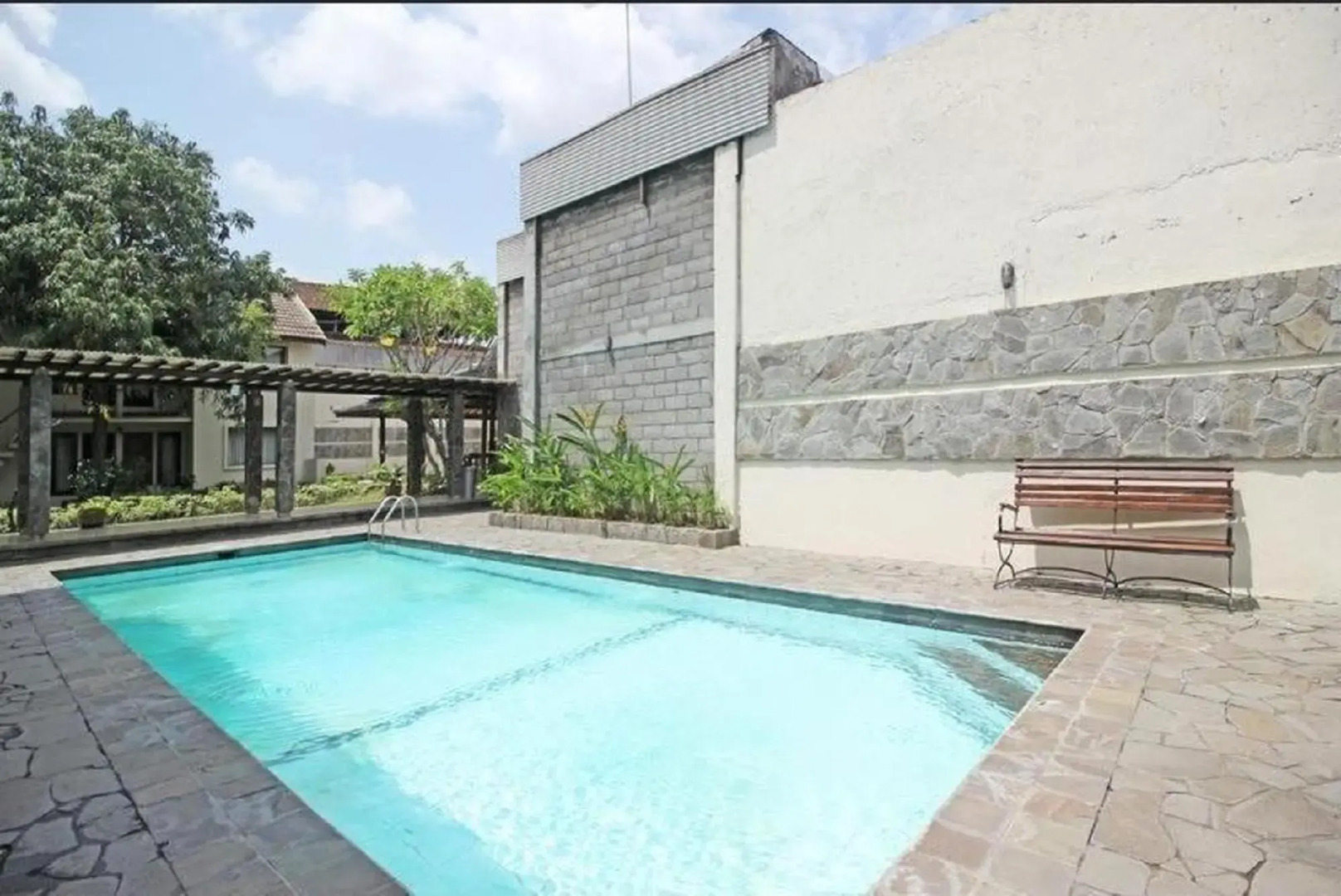 Airy Syariah Kapten Mulyadi 166 Solo