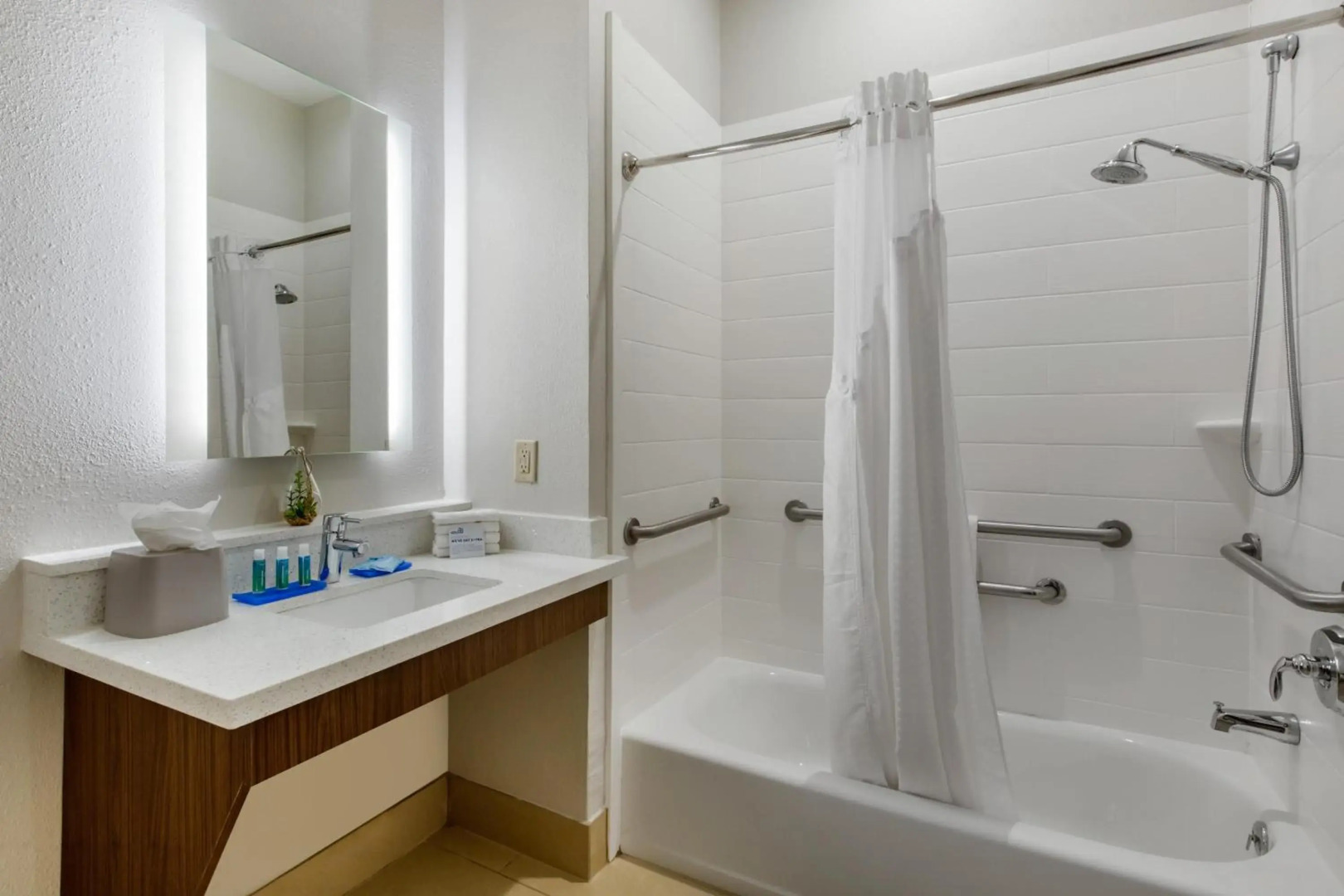 Holiday Inn Express Hotel & Suites Houston-Alvin by IHG