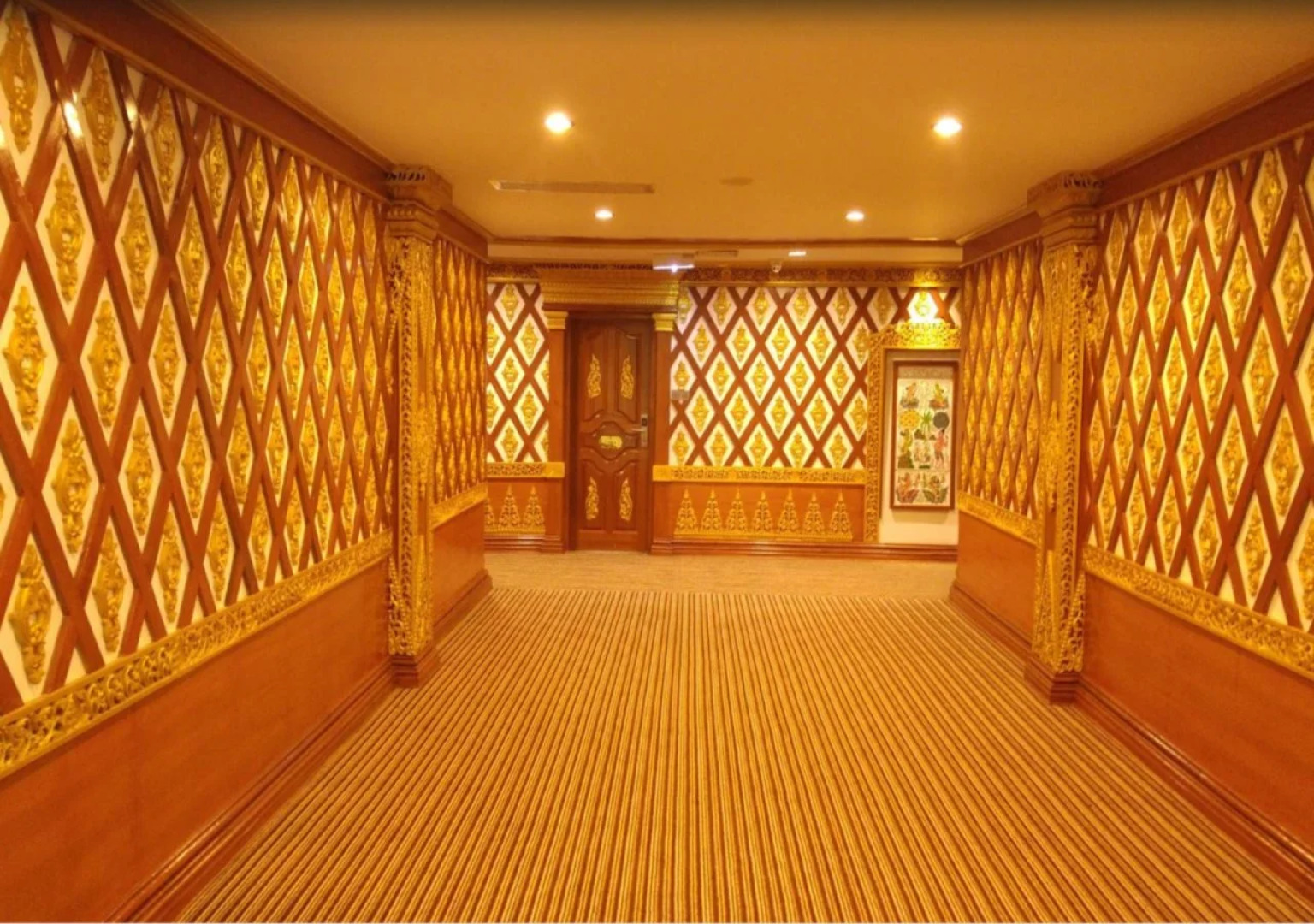 Su Tine San Royal Palace Hotel