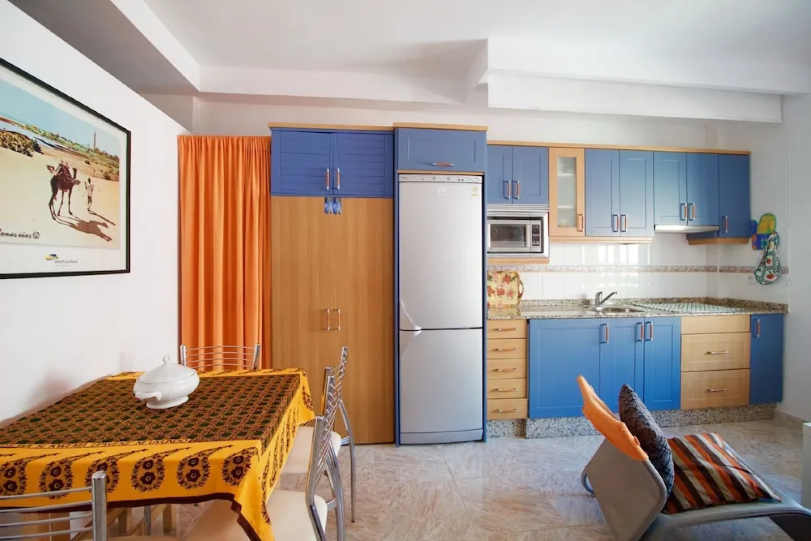 Lightbooking - Live is a beach