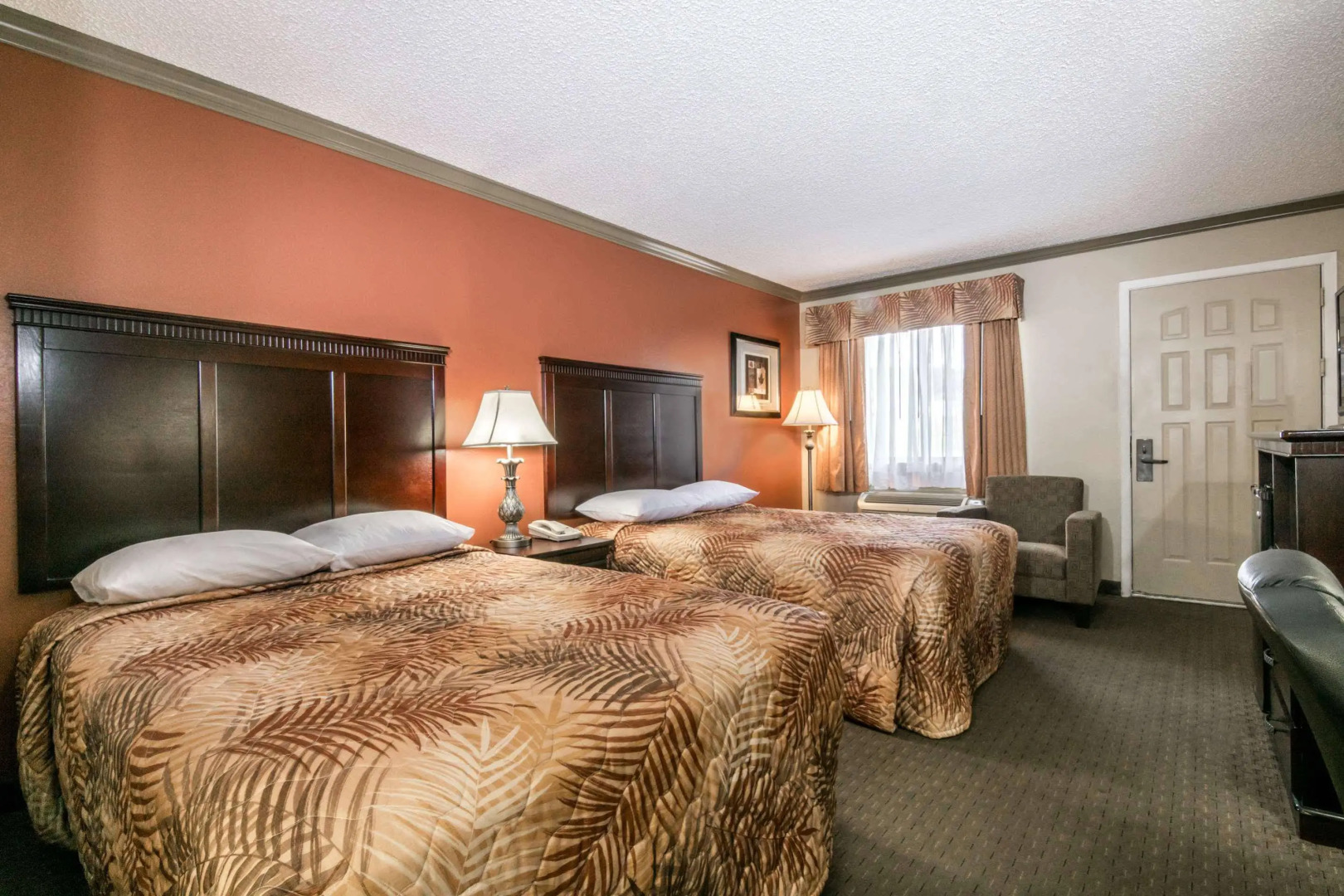 Hill Country Inn & Suites