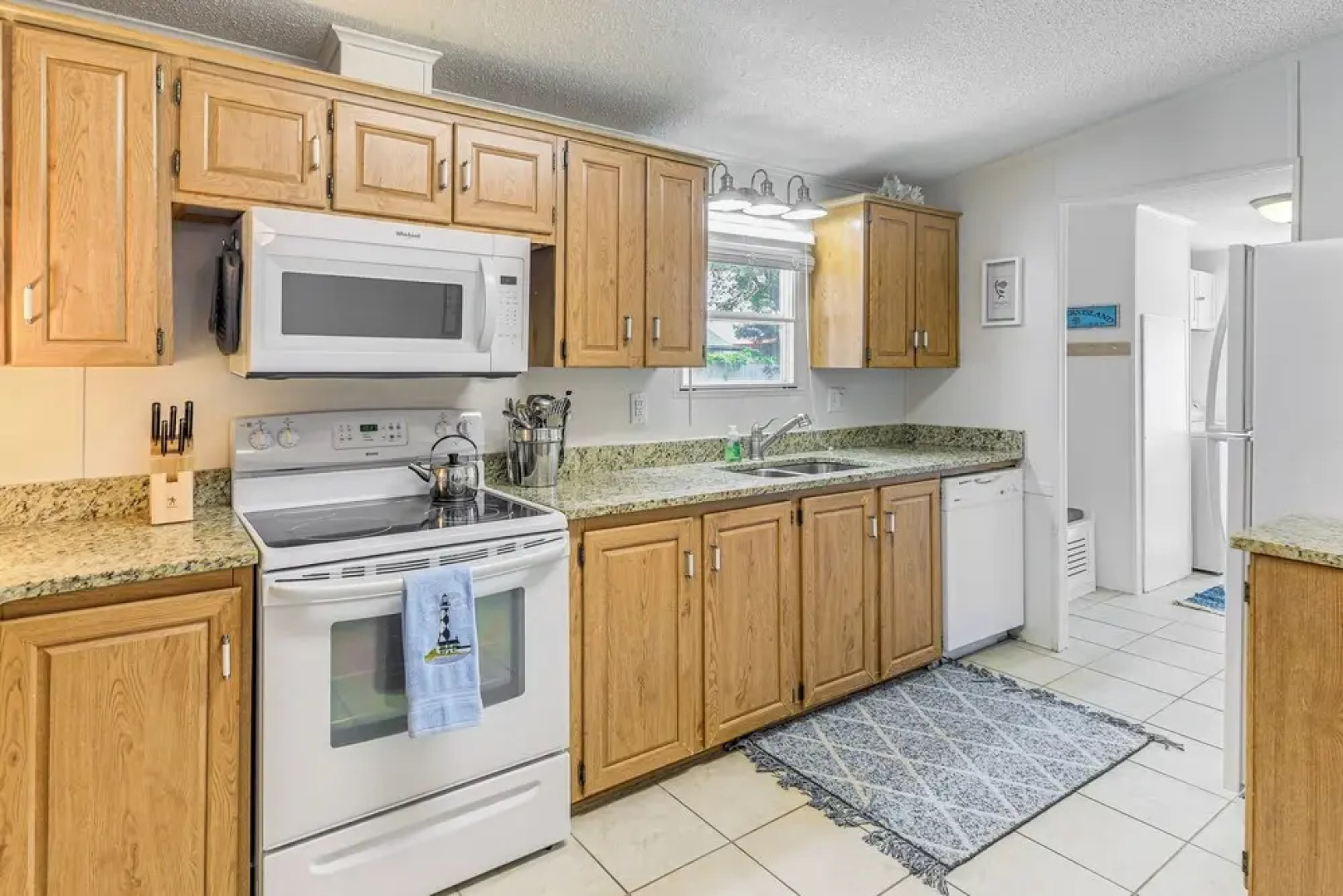 2 Blocks to Crystal Coast: Family-friendly Retreat