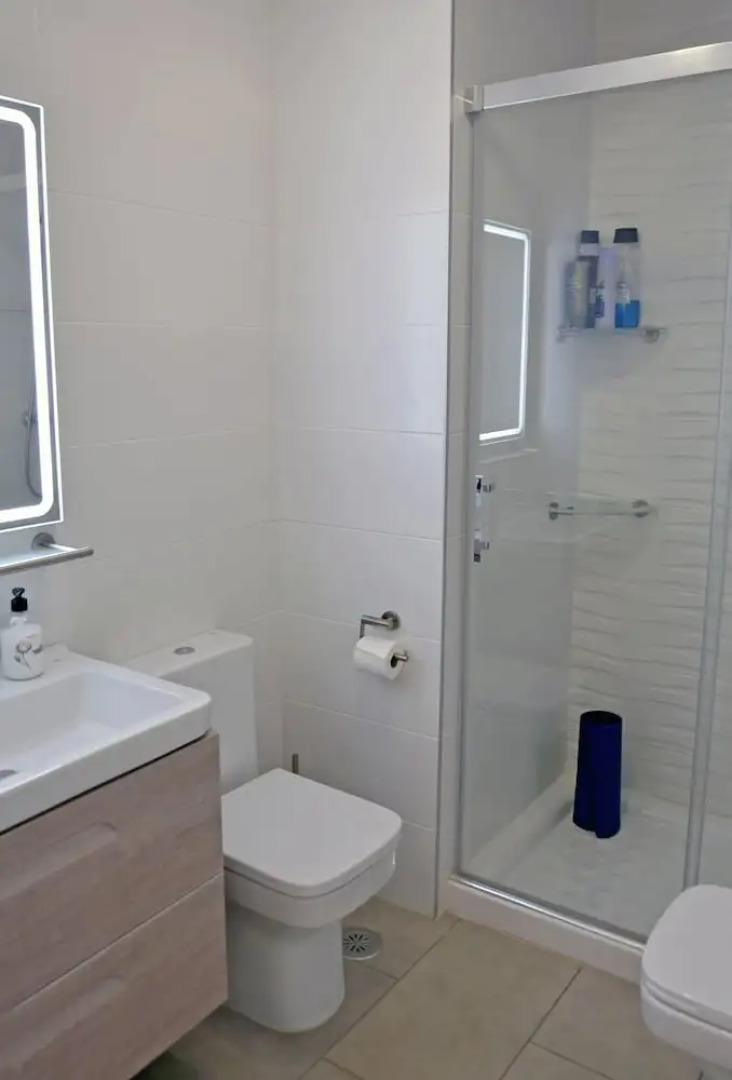 Apt with Sea View & Pool 5