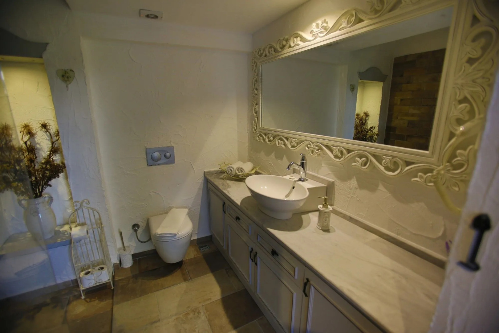 S3 Orange Exclusive Hotel