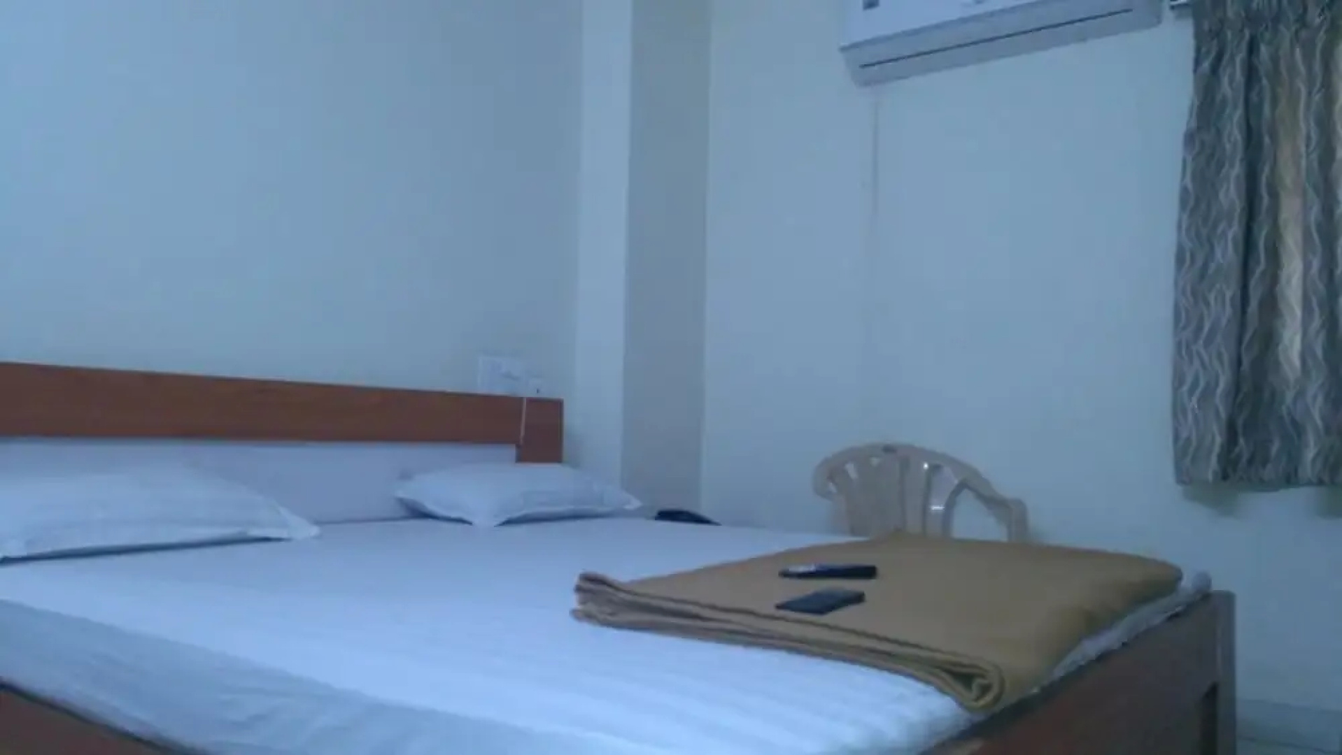 Iroomz Murgan Residency