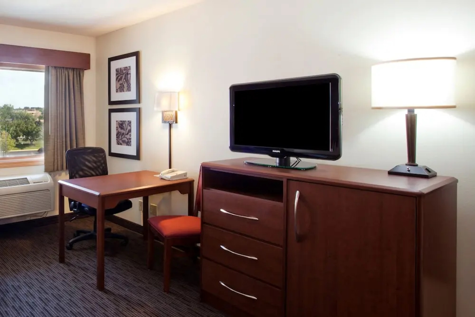 AmericInn Hotel & Suites Sheboygan