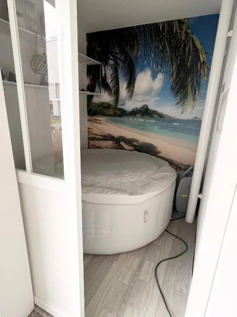 Jacuzzi / Parking Privé / Terrasse / Au pied du tram