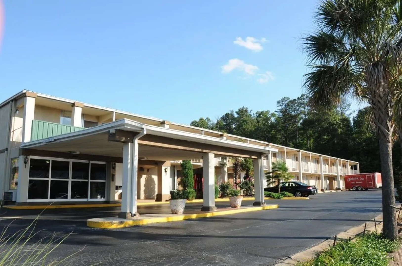 Super 8 Milledgeville