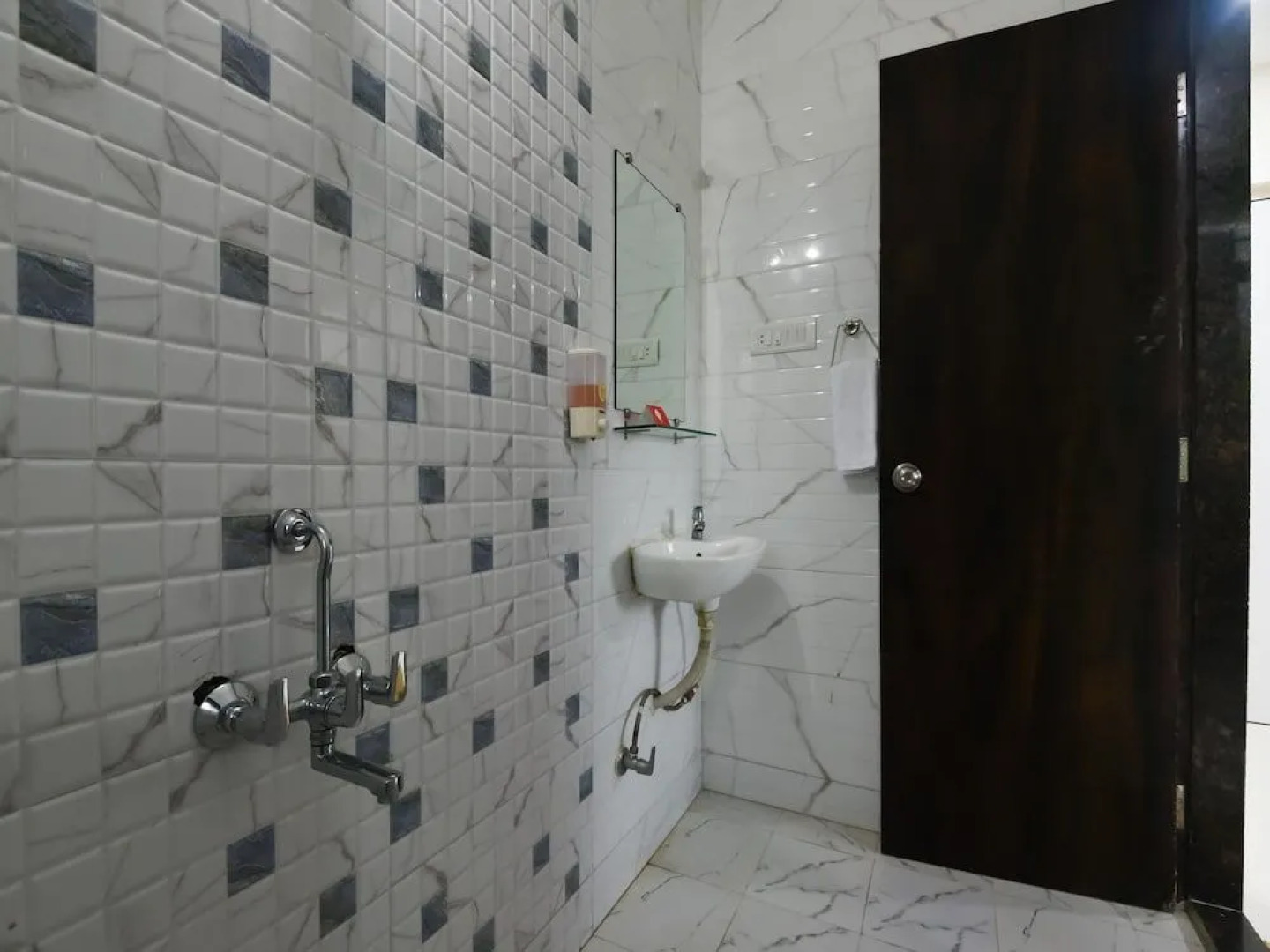 OYO 5744 Elegance By Inspire