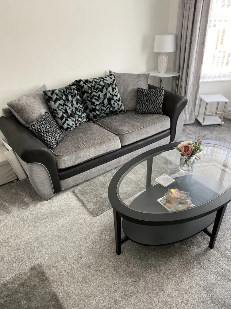 Inviting 2-Bed Bungalow