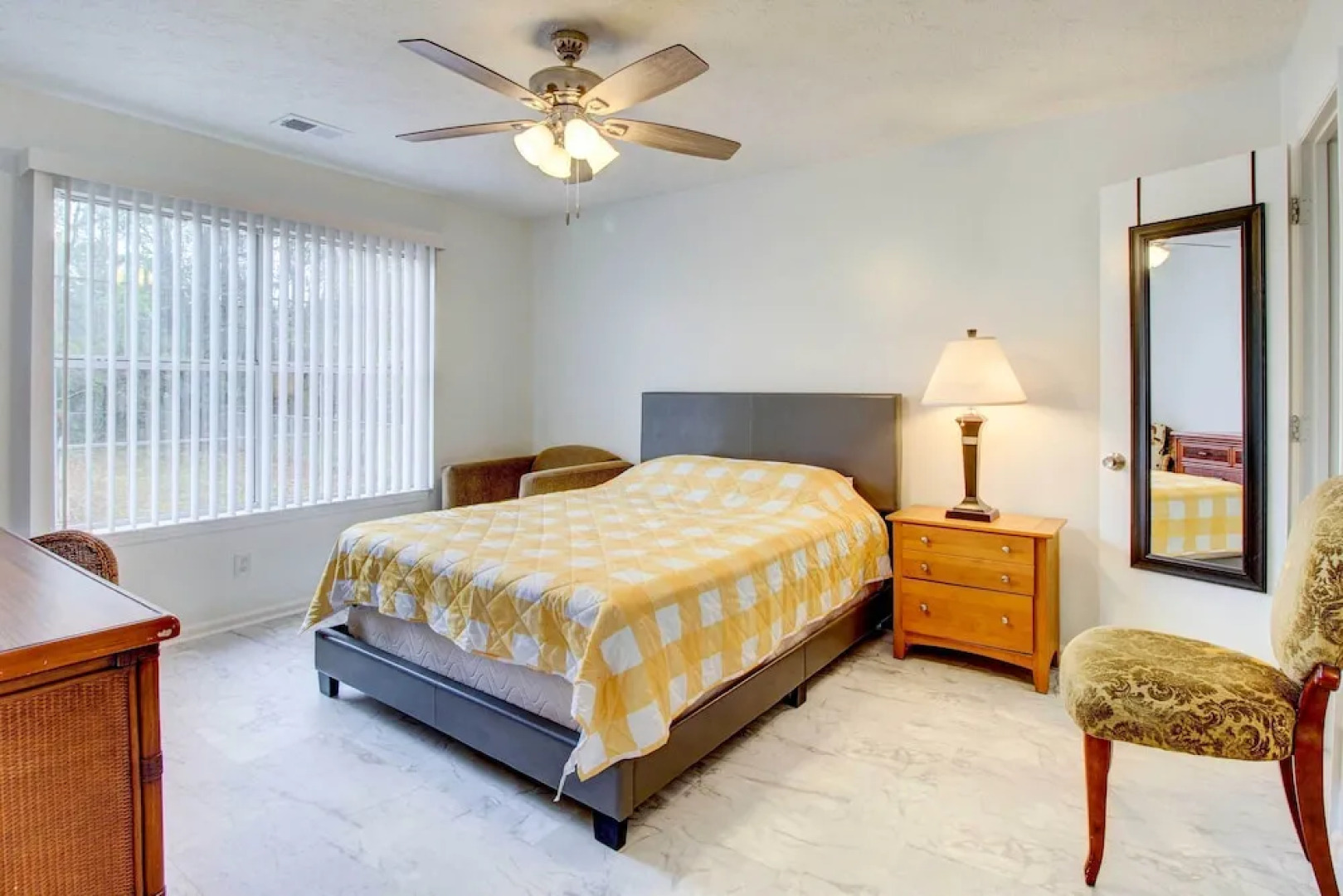 Peaceful Savannah Home - 11 Mi to Beaches!