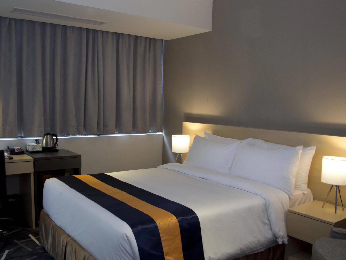 Pacific Express Hotel Central Market