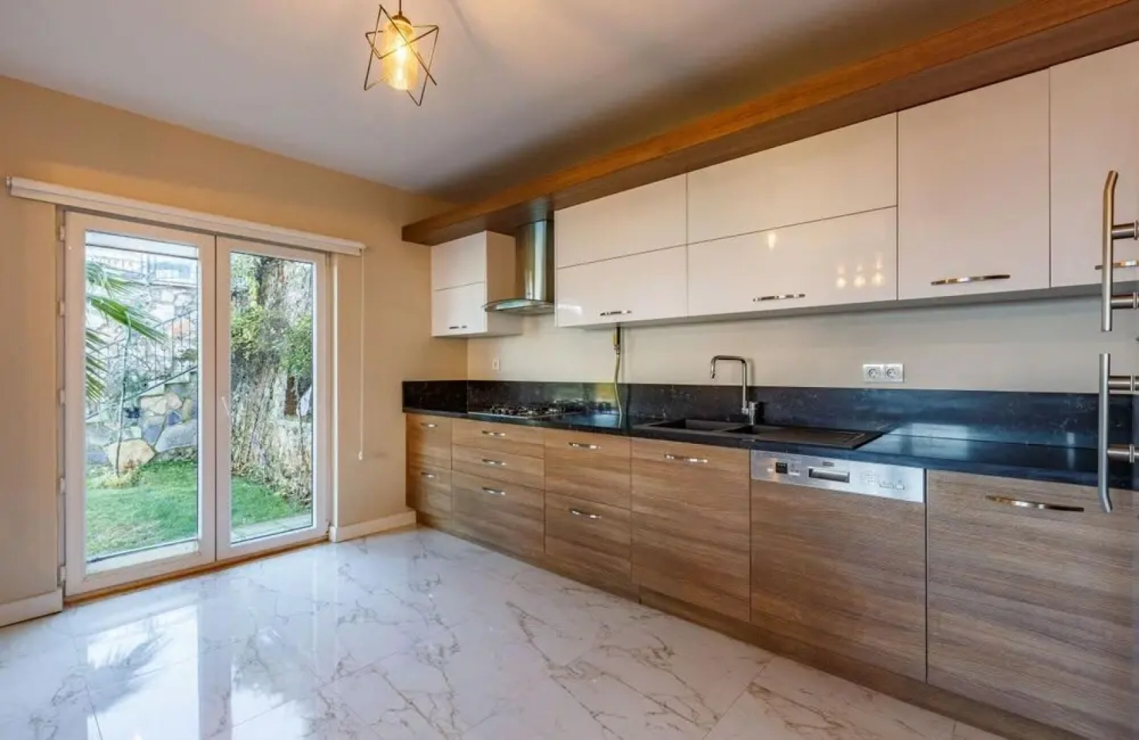 Peaceful Villa With a Garden in Kartepe Near Sapanca