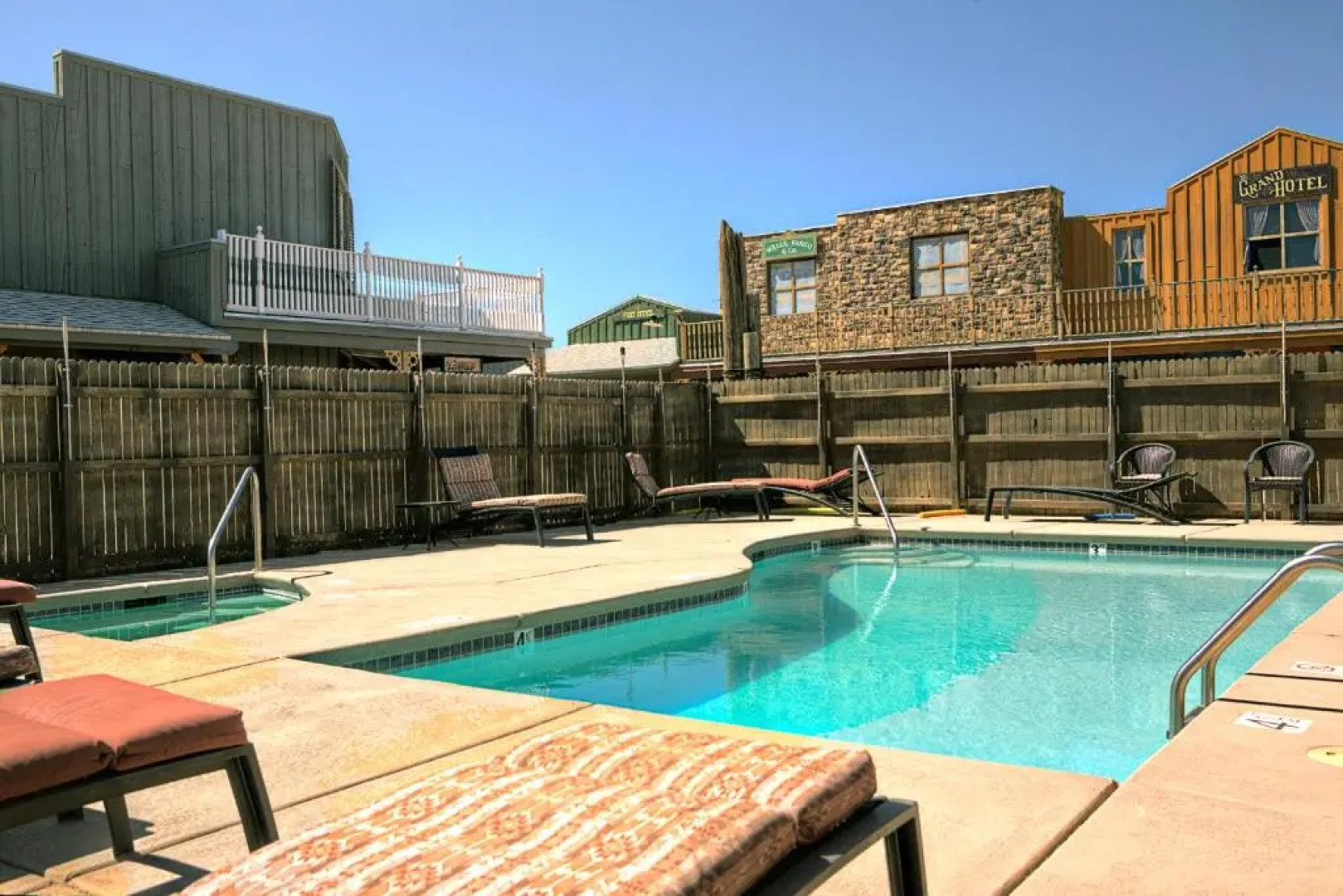 Tombstone Monument Guest Ranch