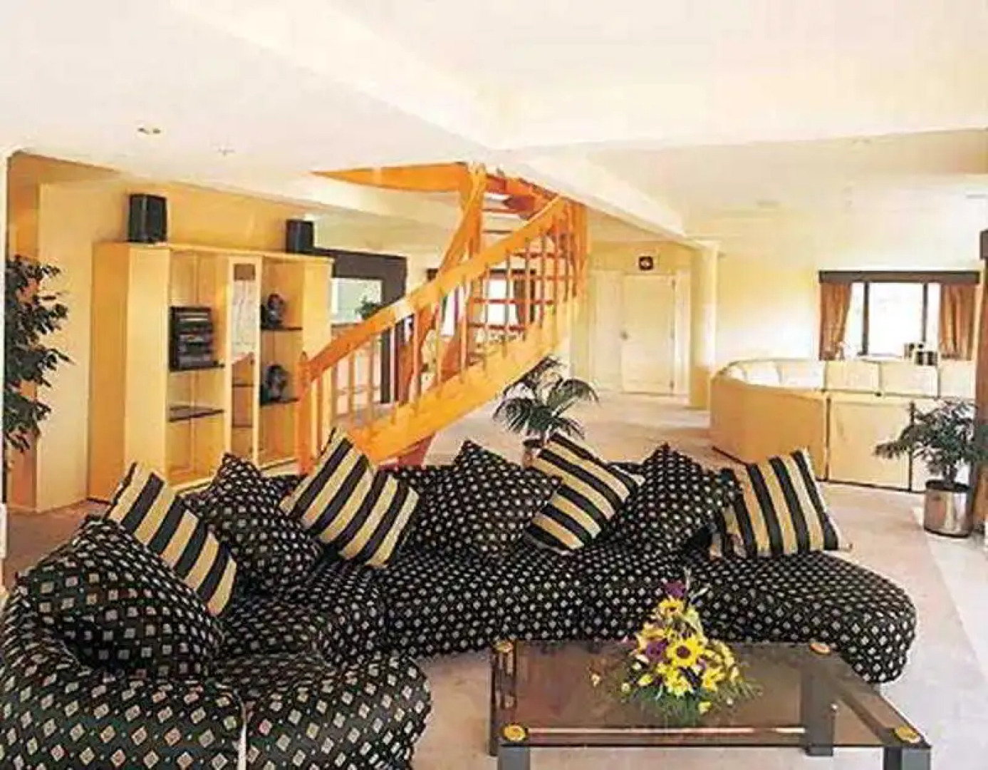 Chateau Blanc Suites