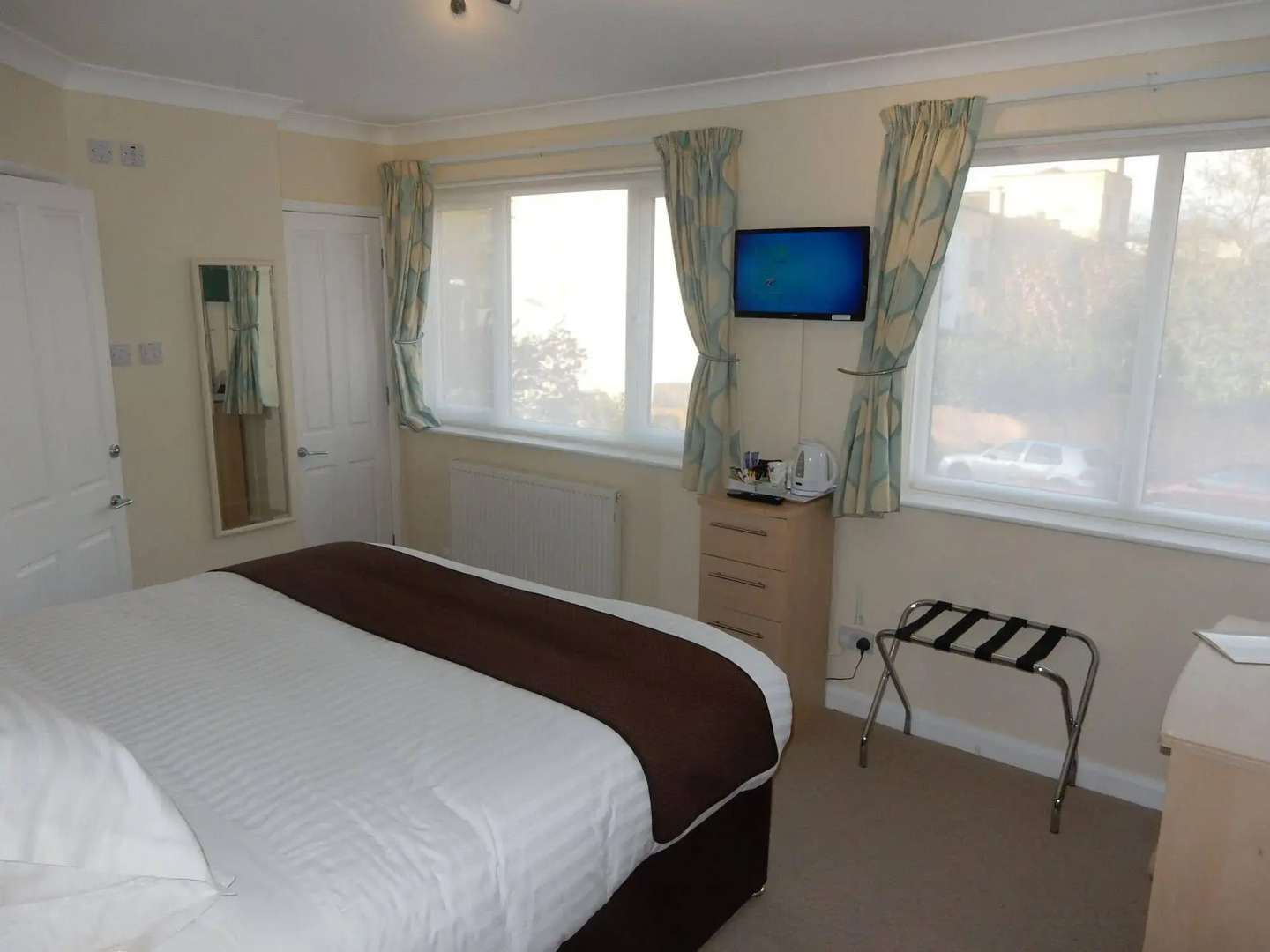 Abbots Lee - Adults Only