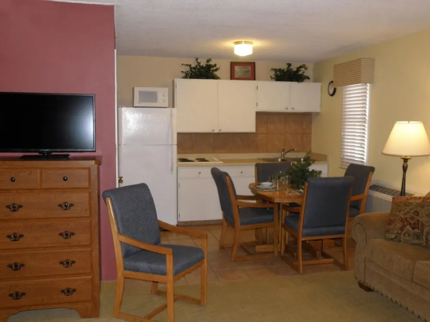 The River's Edge Motel Lodge & Resort