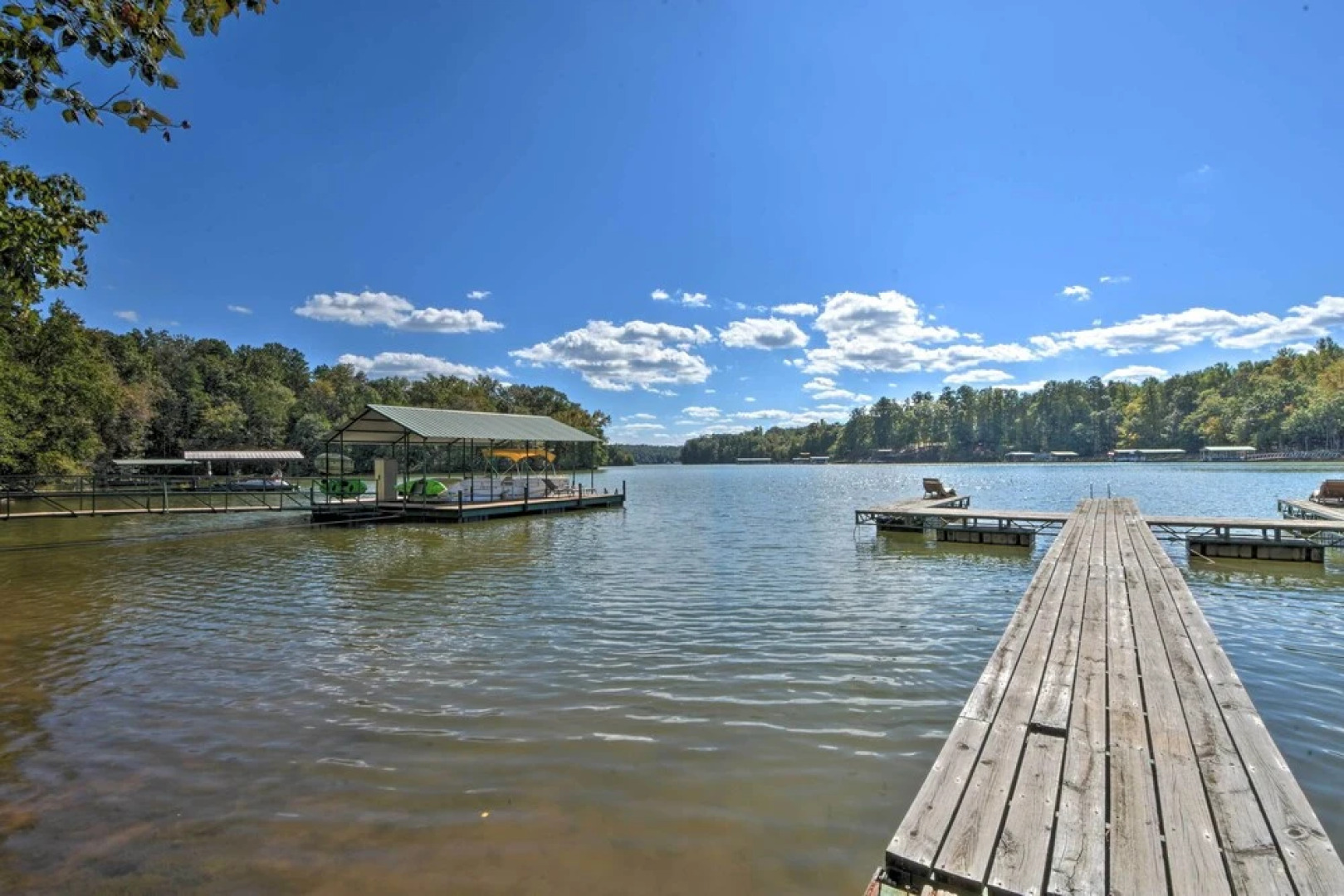 Lovely Lake Hartwell Retreat: Dock, Deck & Grill!