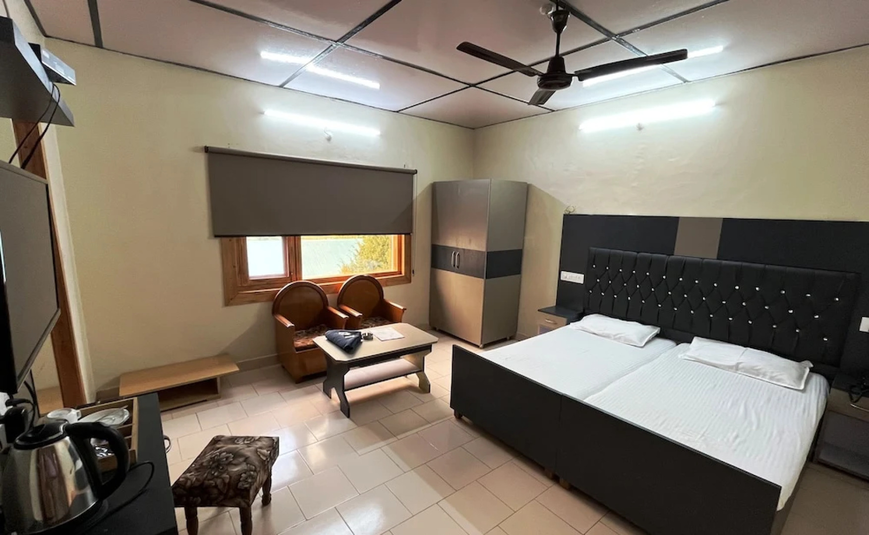 Pops Hotel and Restaurant