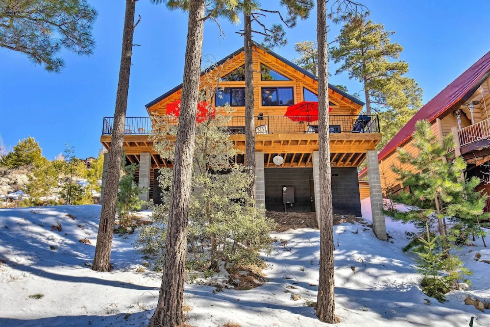 Luxury Mountain Cabin w/ Furnished Deck + Views!