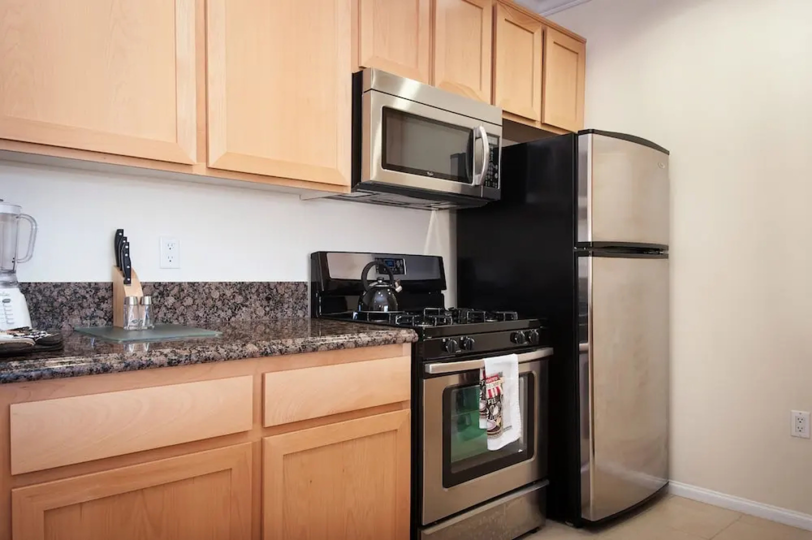 Sunshine Suites at 616 St. Paul