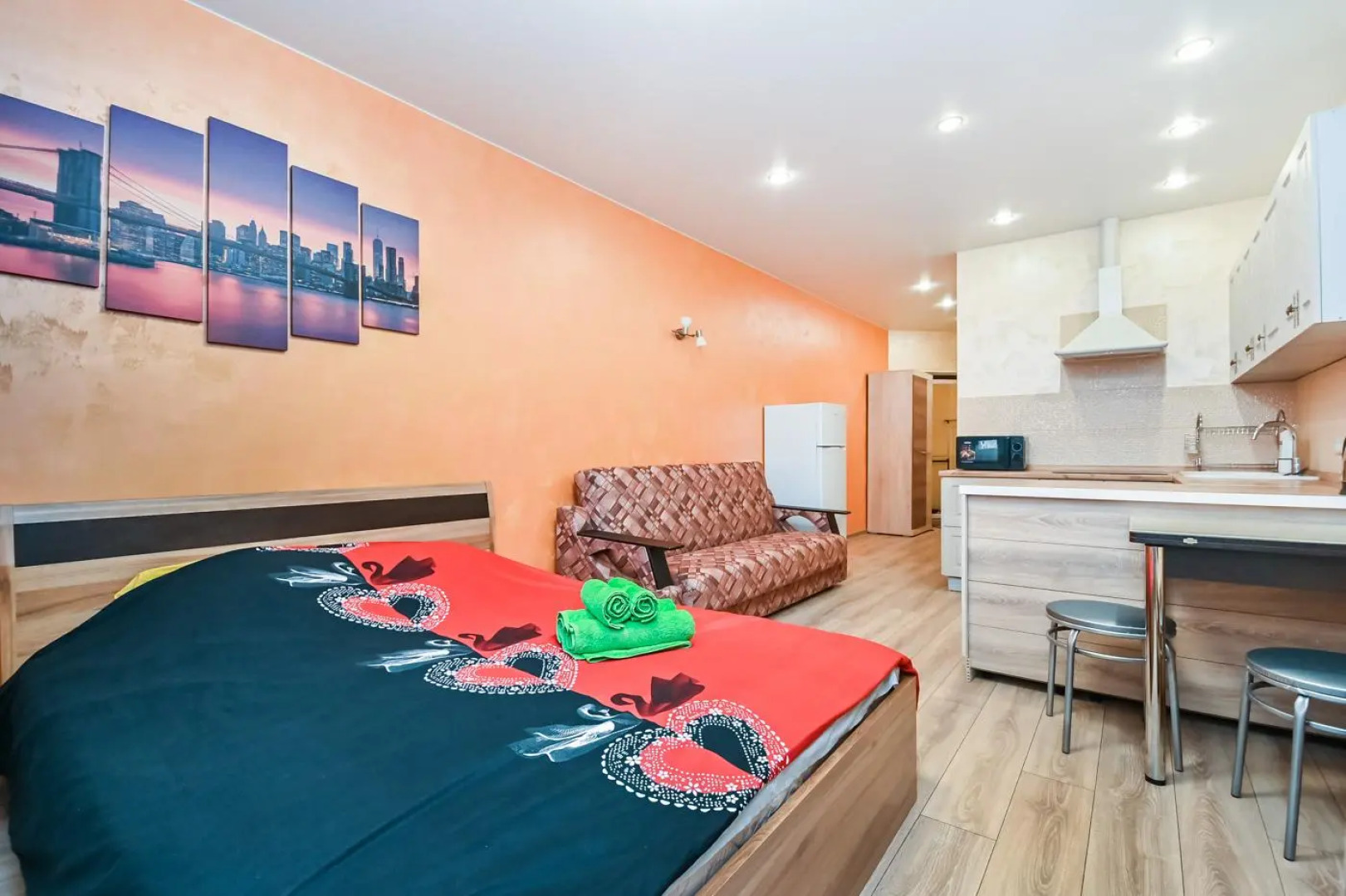 Погостим на улице Дмитрия Михайлова 12