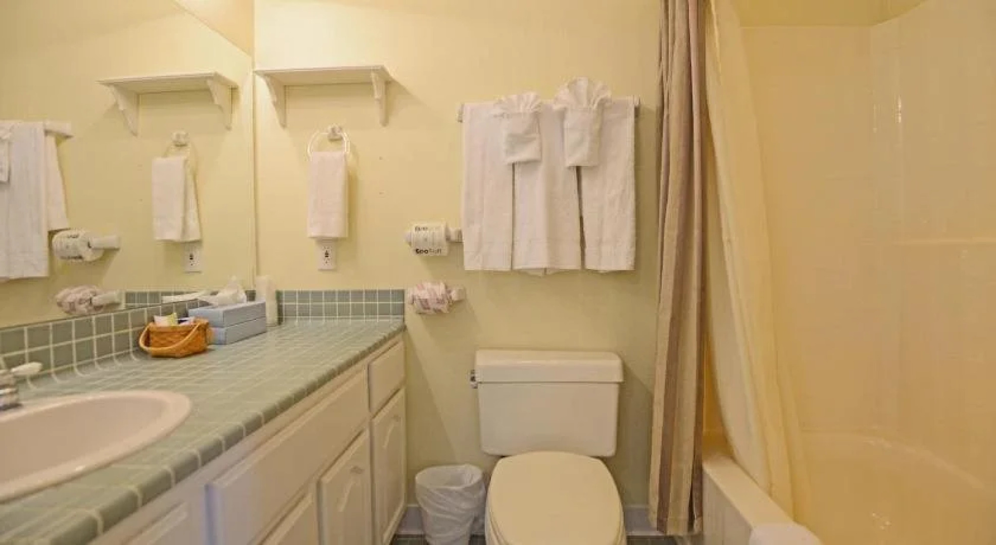 All Aboard Cafe and Inn