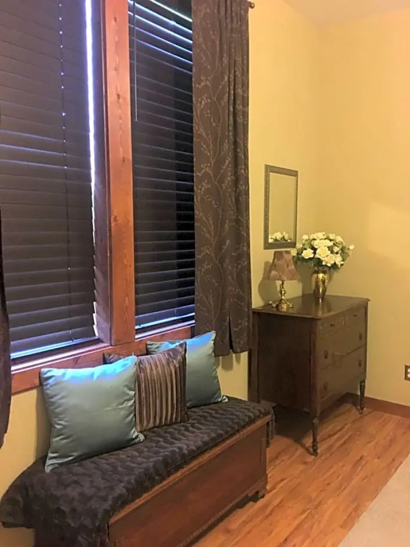 The Perry Riverhouse