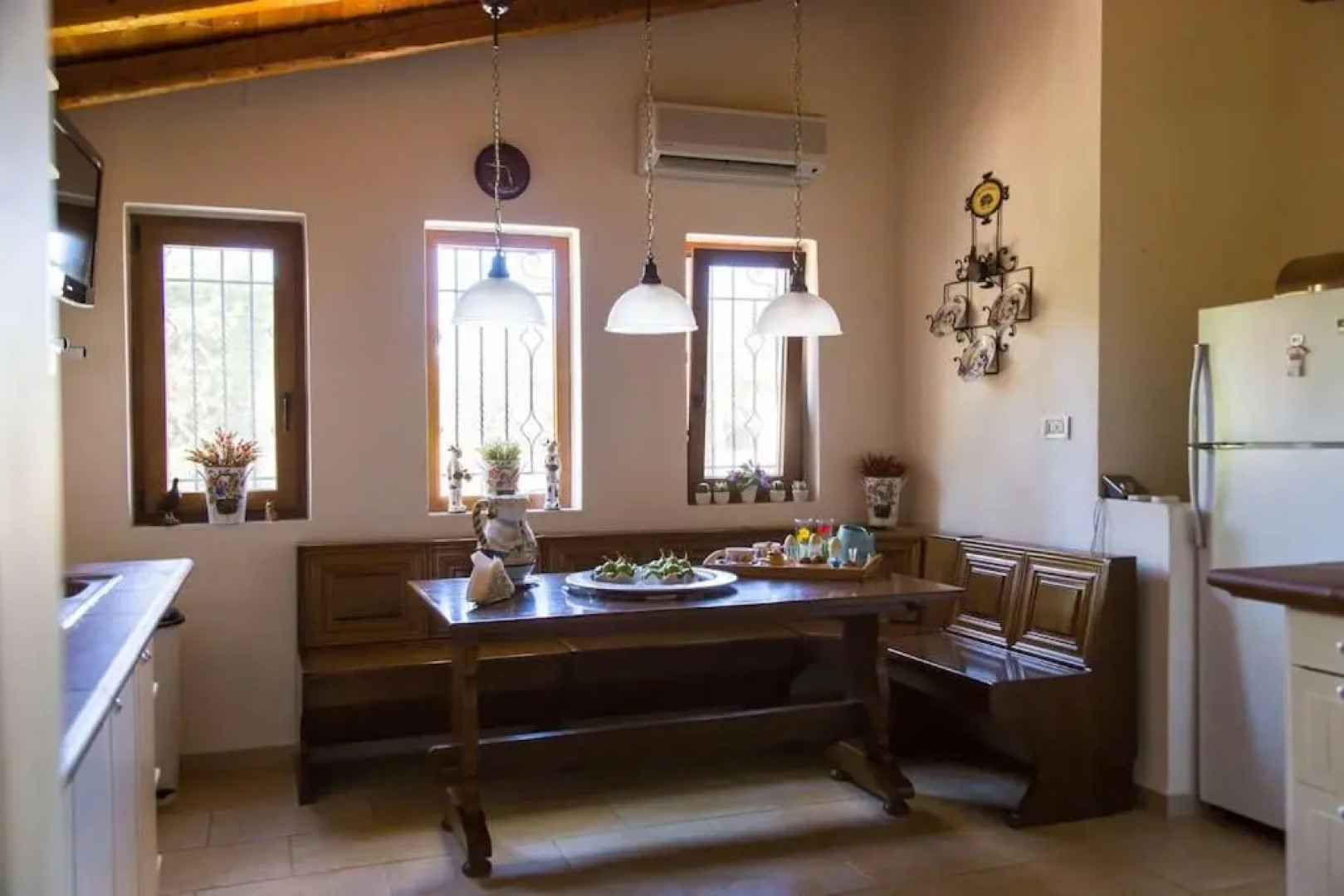 Seafront Luxury Villa w 5-en Suite BR BBQ