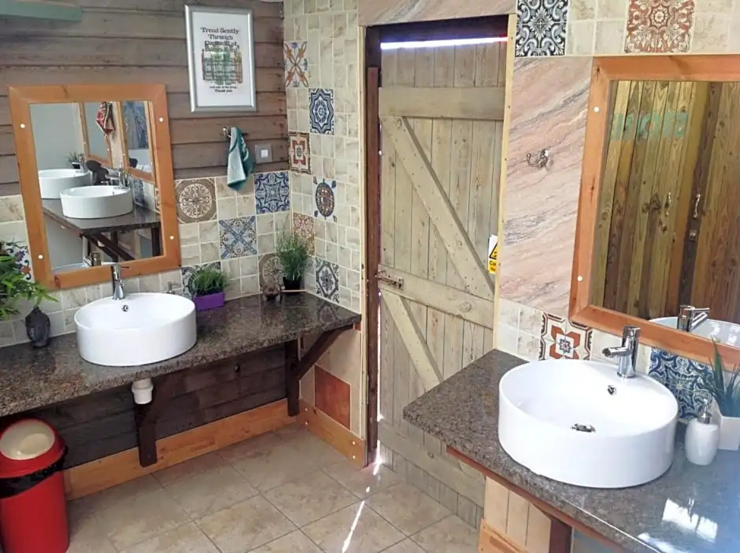 Edens Yard Backpackers