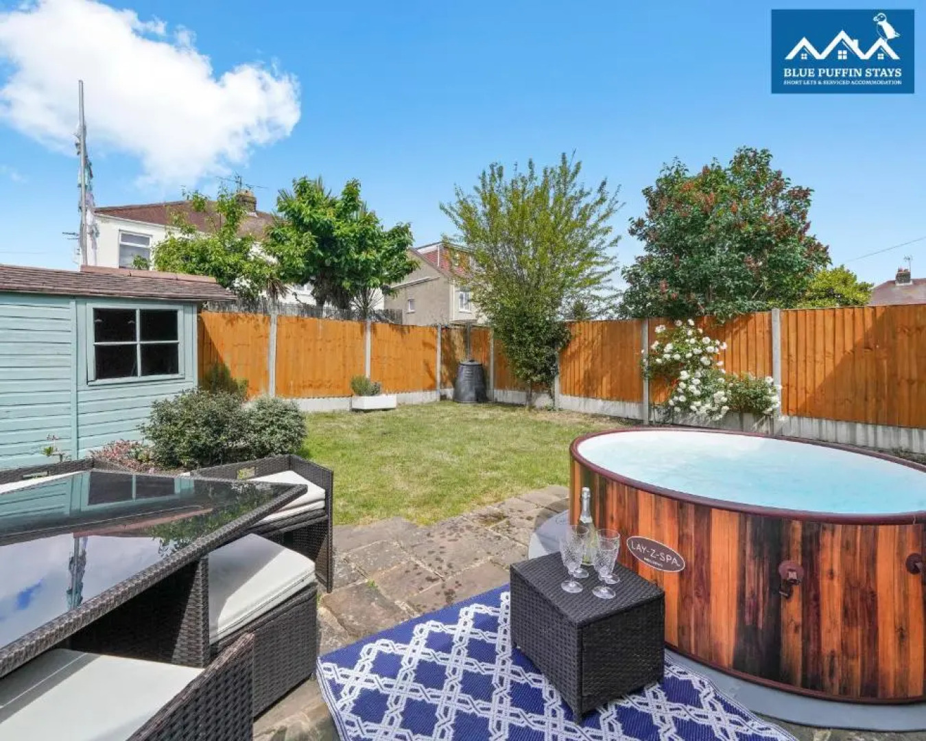 4 Bed Luxury Design House By Blue Puffin Stays with Hot tub, Foosball & Parking