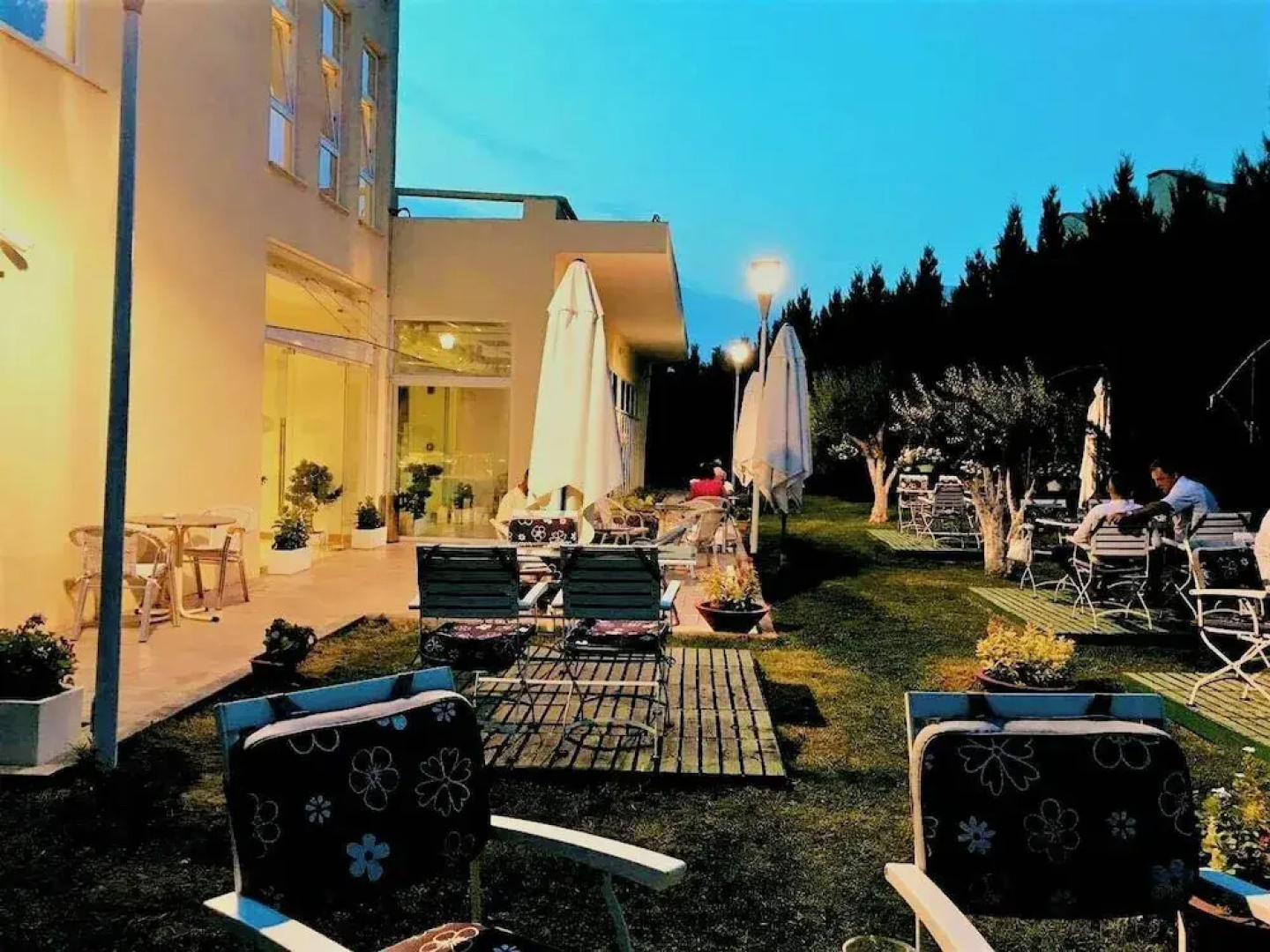 Grand White City Hotel