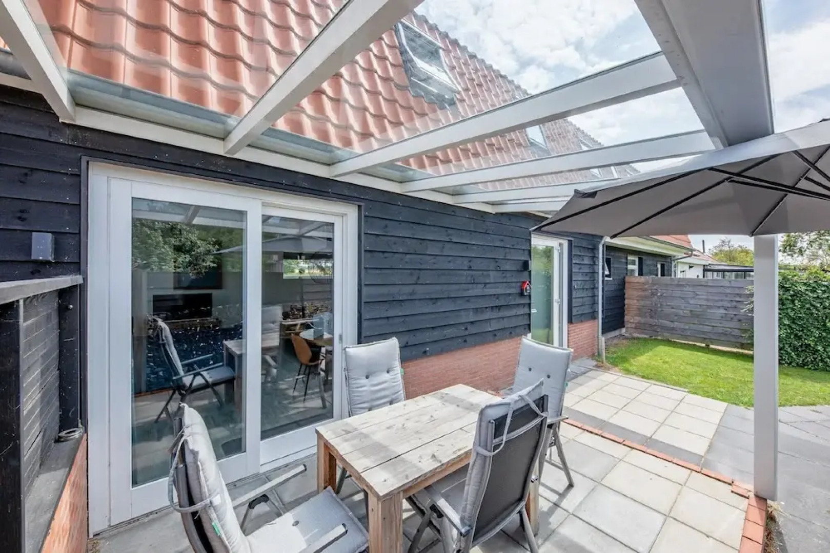 2 Cosy Homes With Wellness Garden