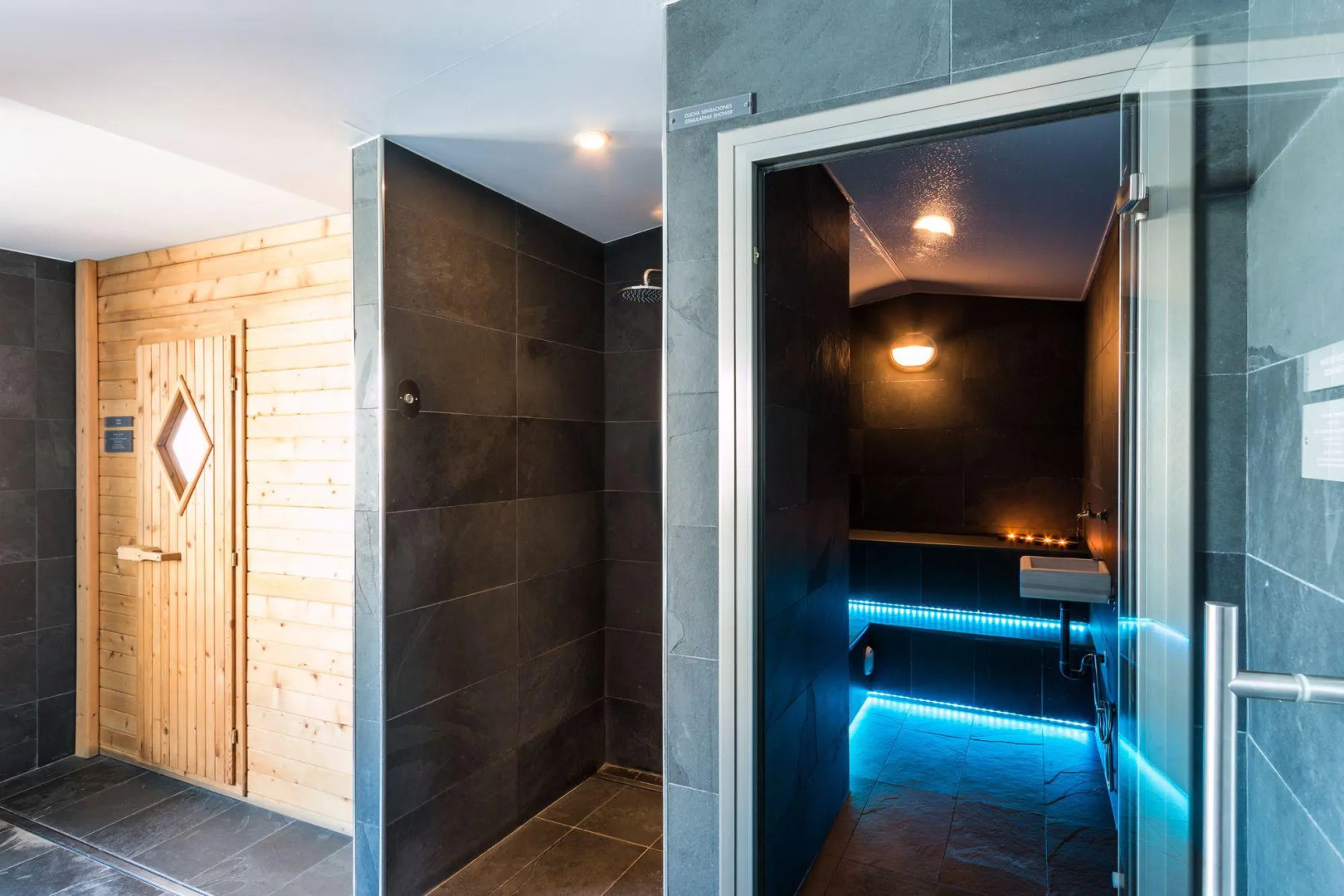 ARTIEM Carlos - Adults Only Hotel