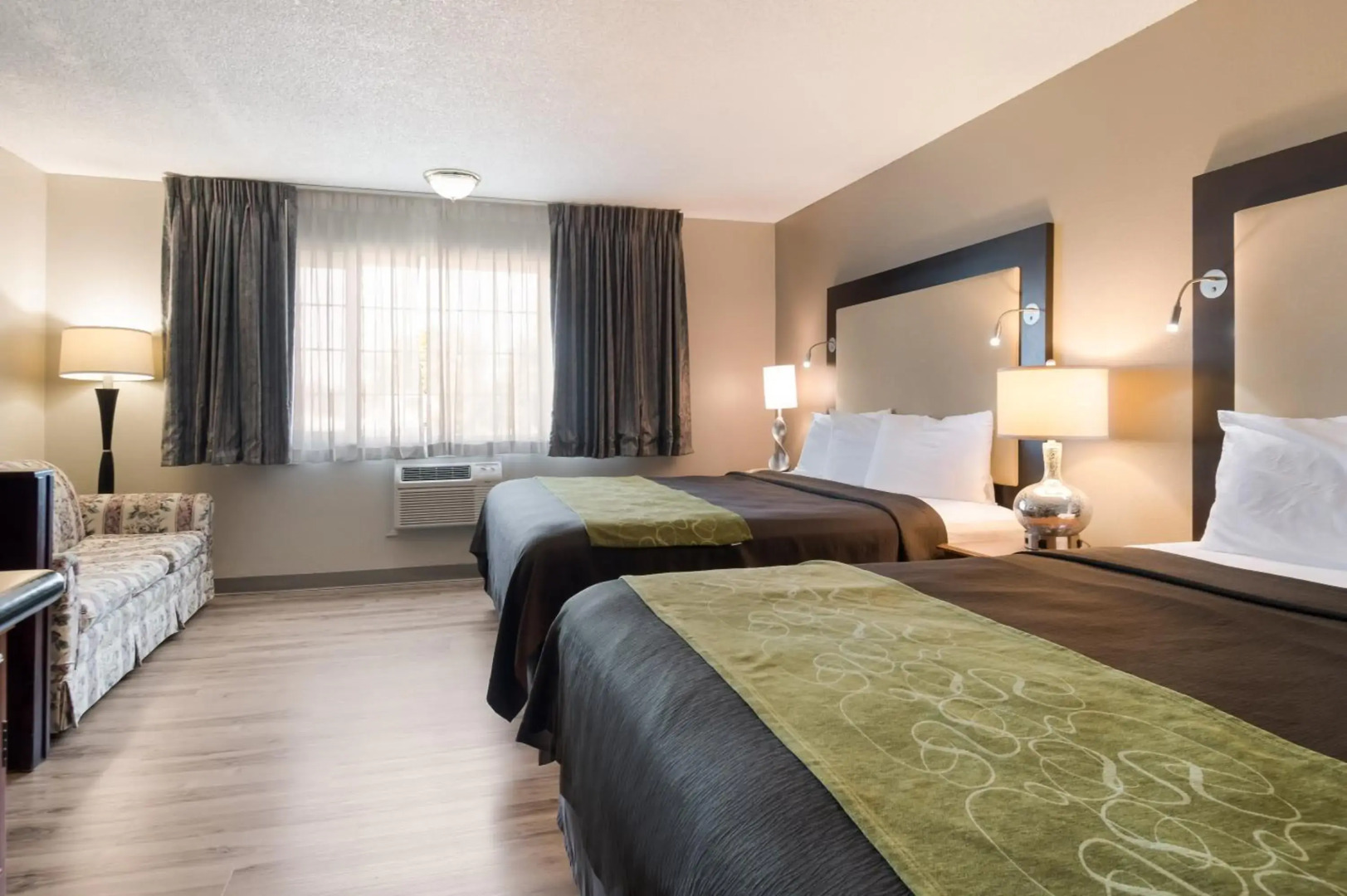 Rodeway Inn & Suites Portland West - Beaverton