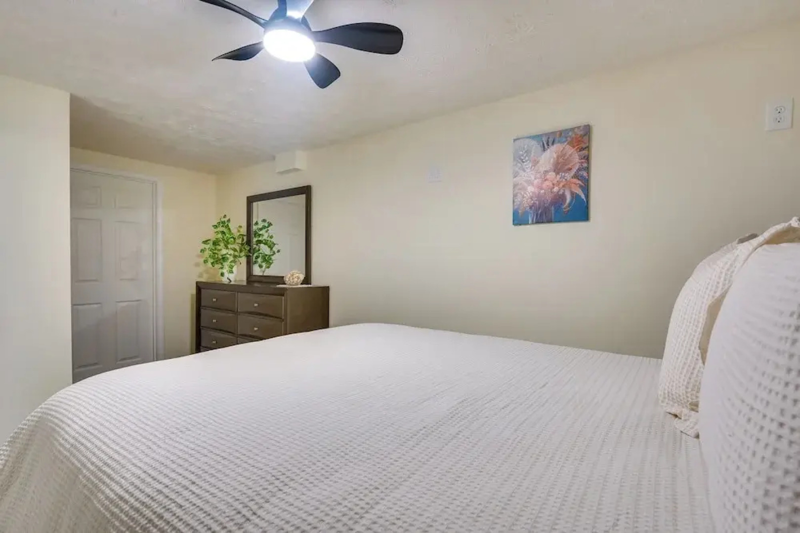 Pet-friendly Zanesville Haven w/ Game Room!