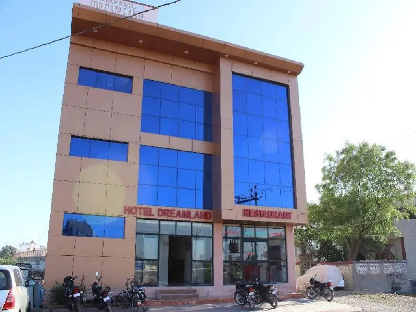 Dreamland Hotel