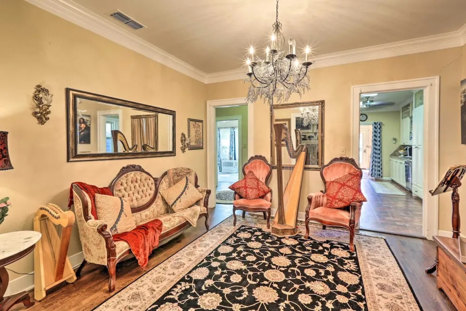 Walk to Midwestern State: Wichita Falls Cottage!