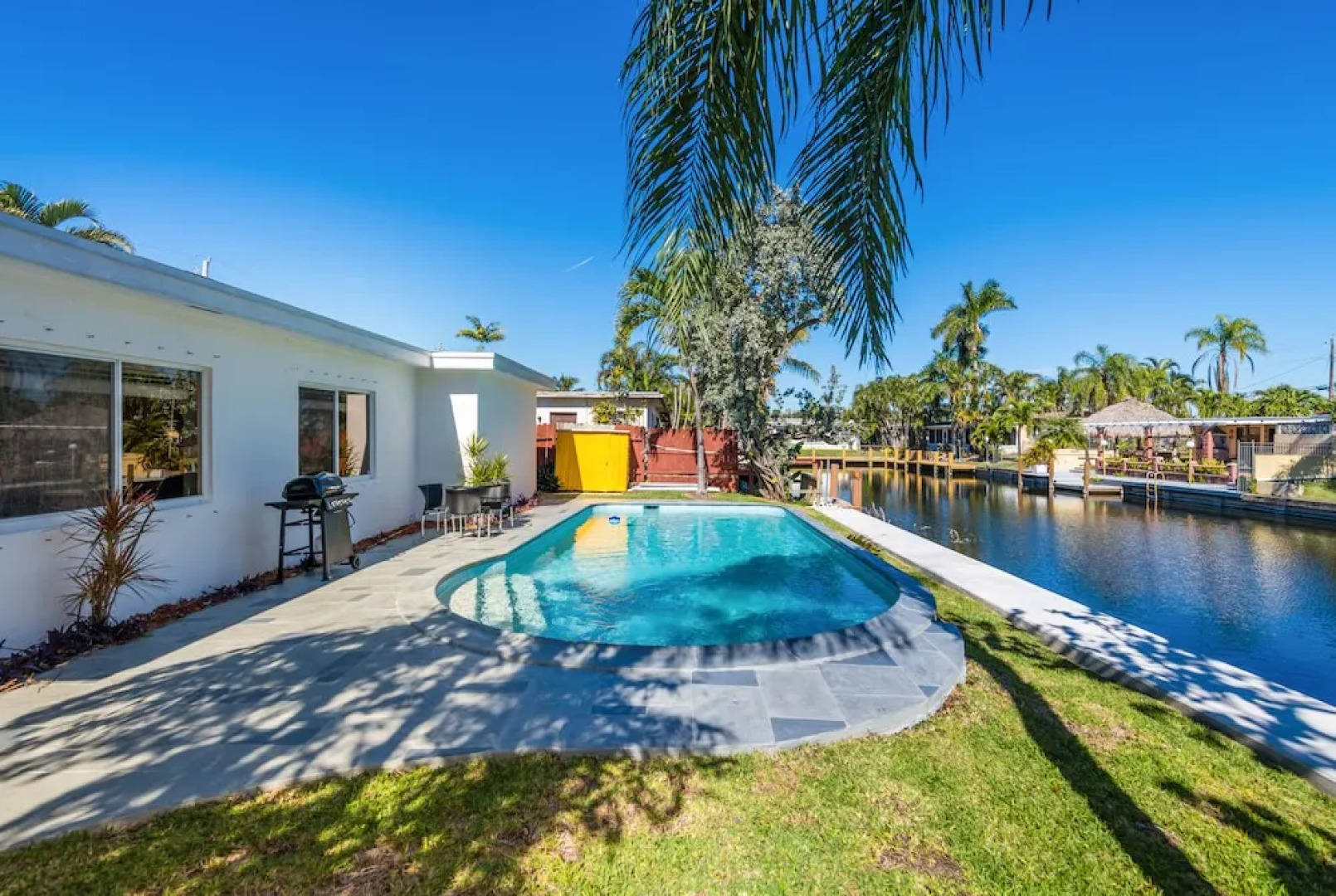 3658 NW 18th Ave Home 2 Bedrooms 2 Bathrooms Home