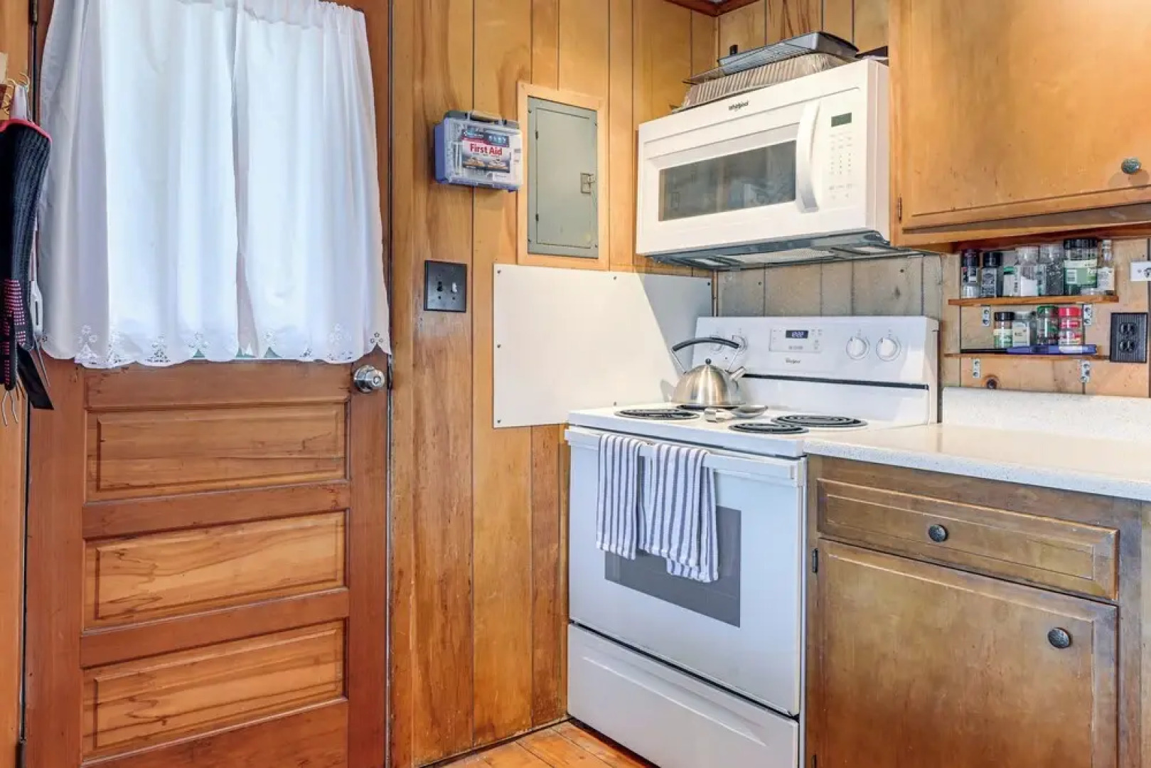 Dock & Rowboat: 'beechnut Bungalow' on Keuka Lake