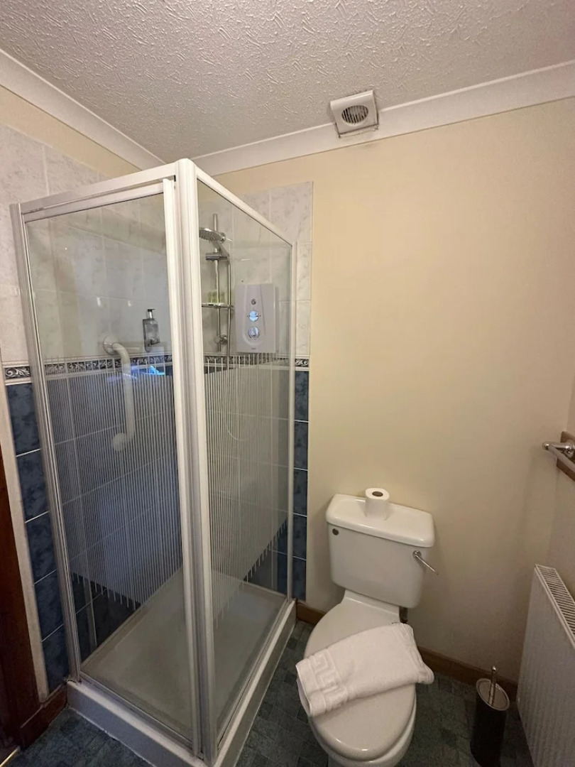 OYO Mackays Travel Lodge Hotel