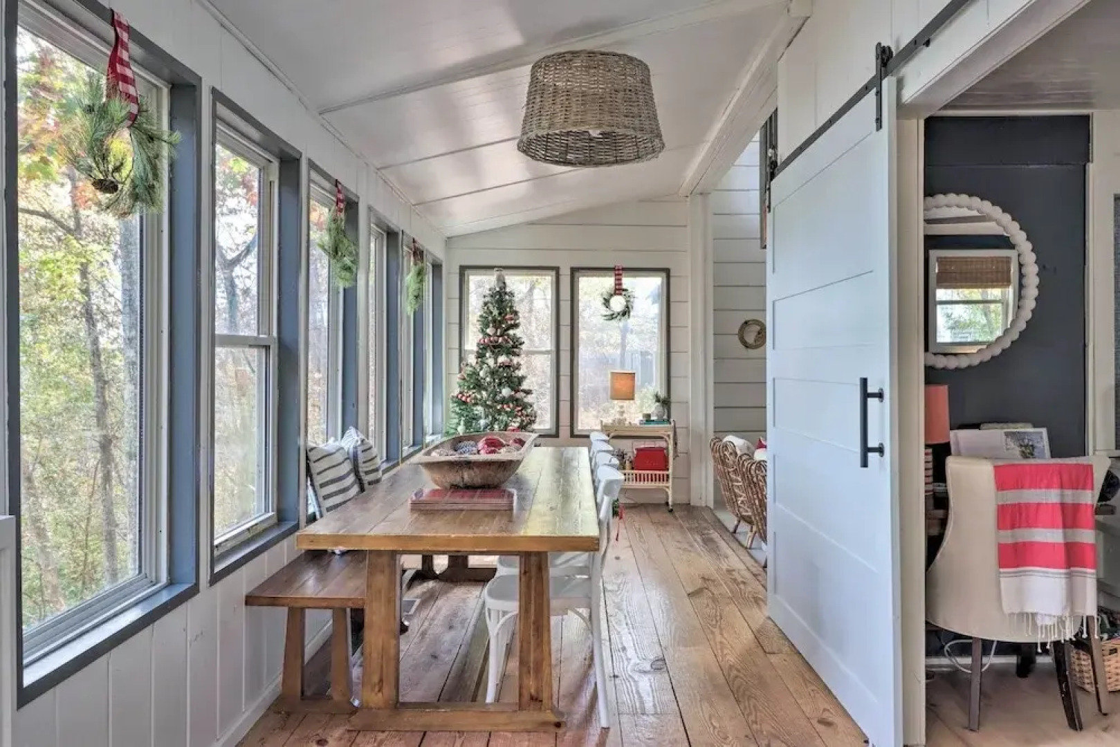 'the Chalet on Sinclair' w/ Private Dock & Kayaks!