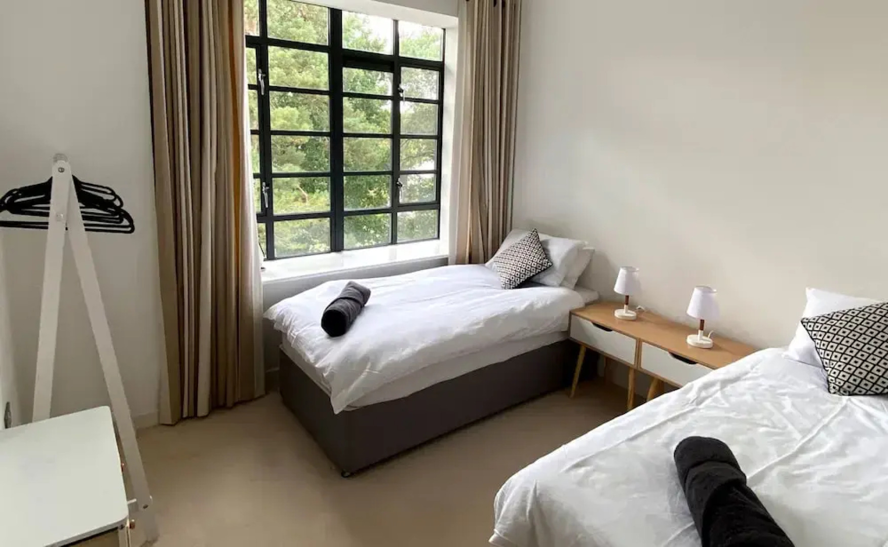 Continental Apartments at Wallis Square with Parking, WiFi & Netflix